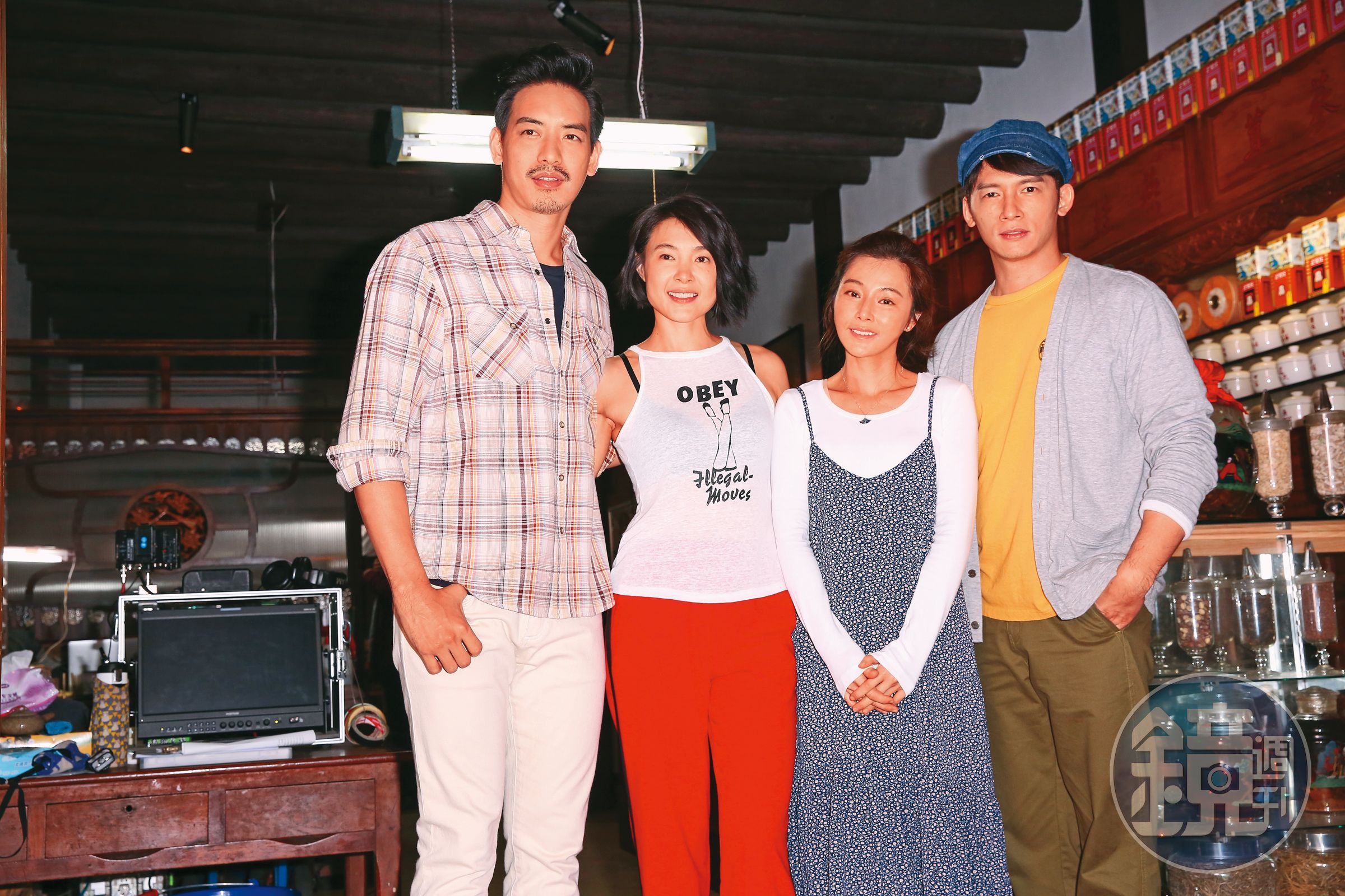 陳怡蓉（右二）上一部戲是Netflix、凱擘合作自製影集《雙城故事》，與黃柏鈞（左起）、曾珮瑜、温昇豪同戲。