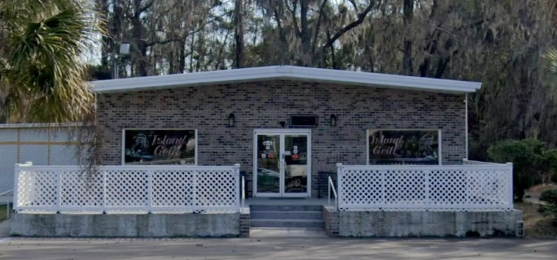 美國南卡羅來納州爆大規模槍擊，酒吧遭開槍「數百人在場」。（翻攝自X）