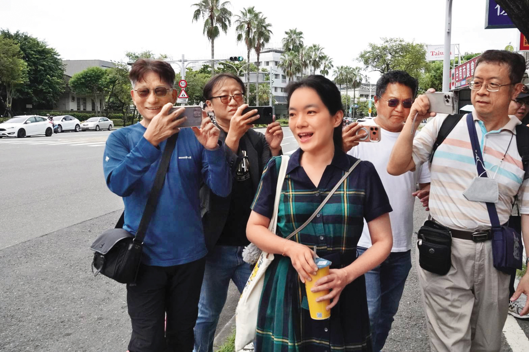 陳幸妤(中)言談話語間,似有意,似無意,出言教訓記者,箴言滿滿,給台灣媒體,狠狠上了一課。