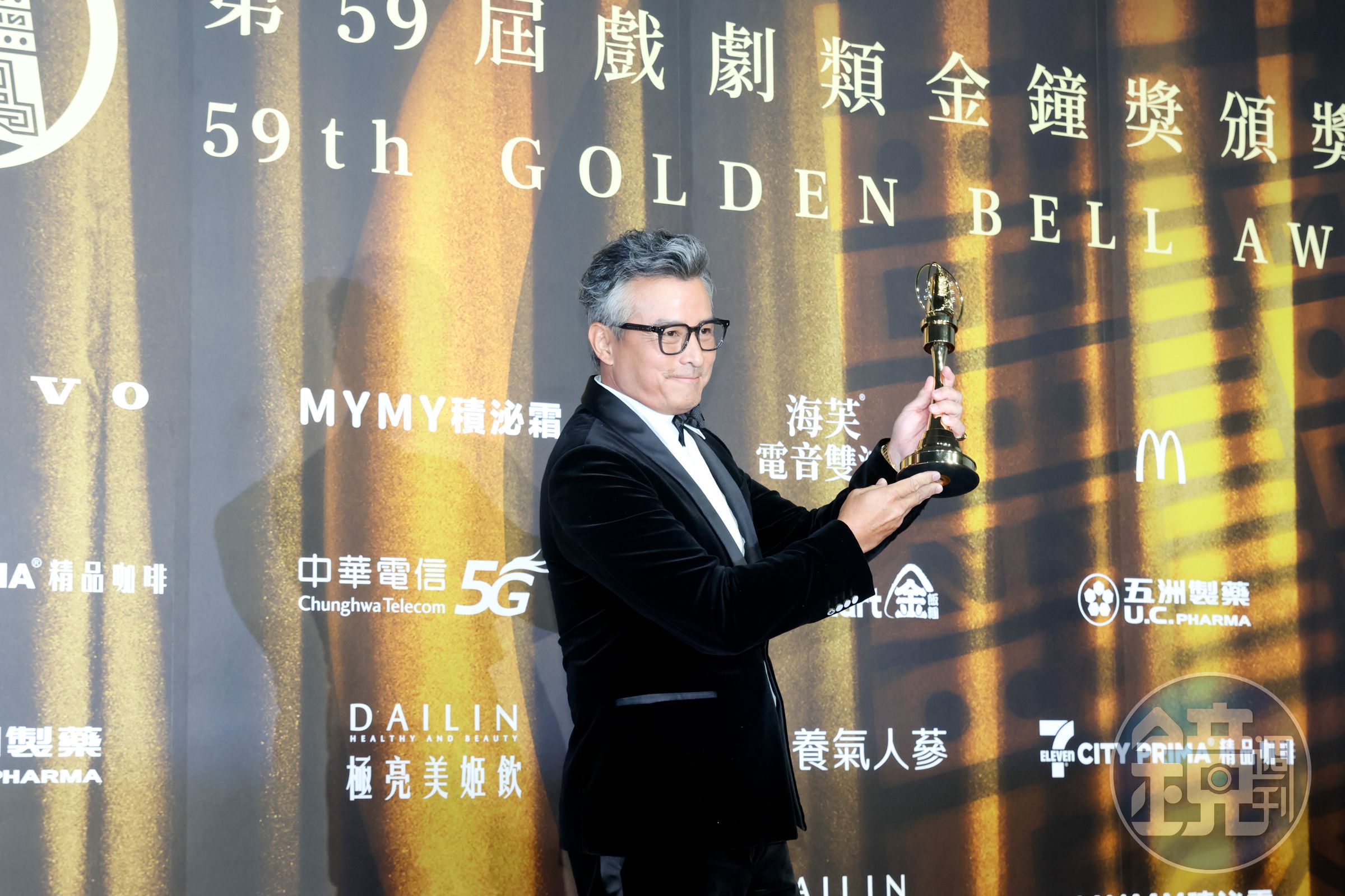 李銘順共拿下三座金鐘視帝、一座金鐘男配。