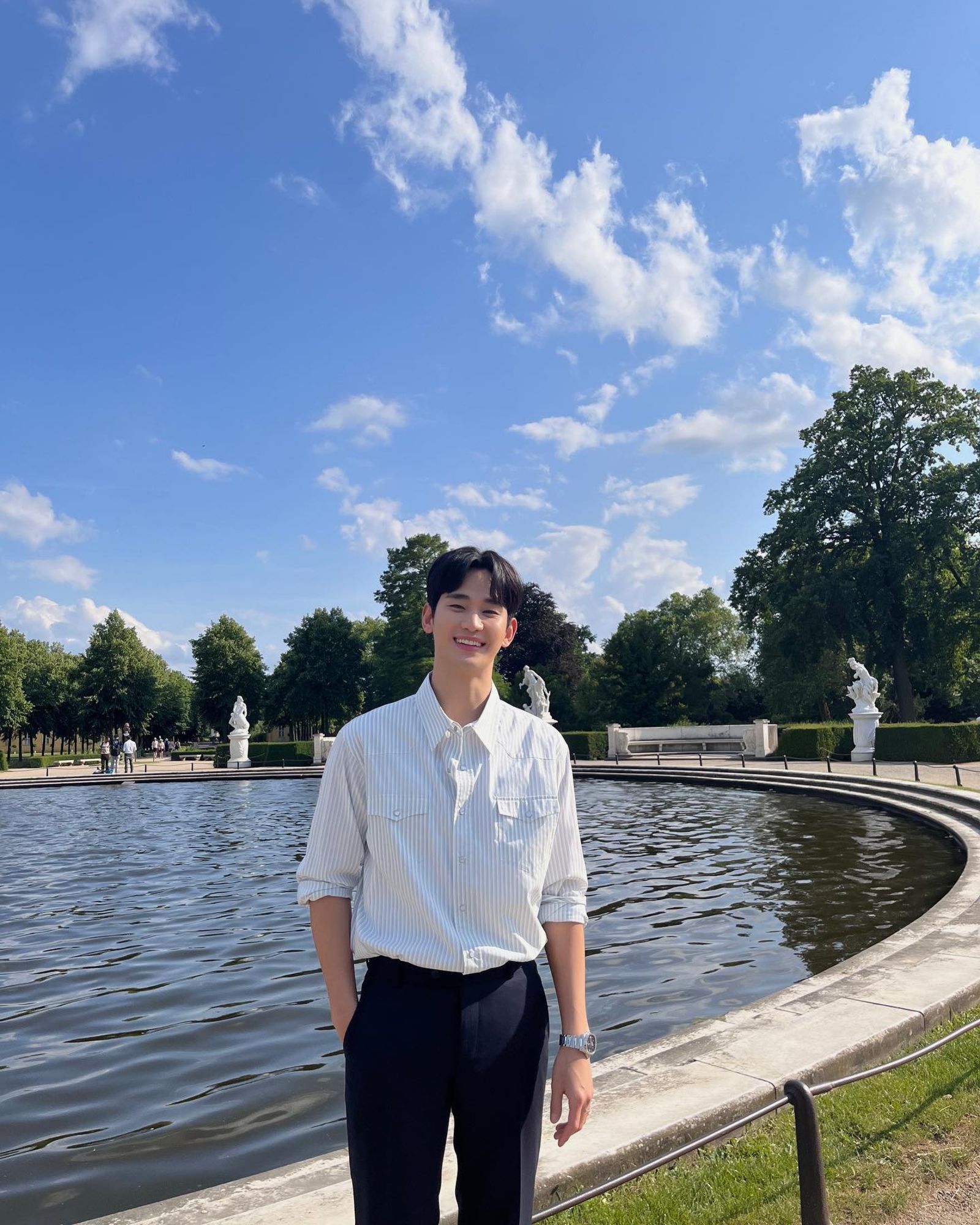 金秀賢爆出與已故女星金賽綸未成年交往事件,導致工作全麵停擺。(圖/翻攝自金秀賢IG)