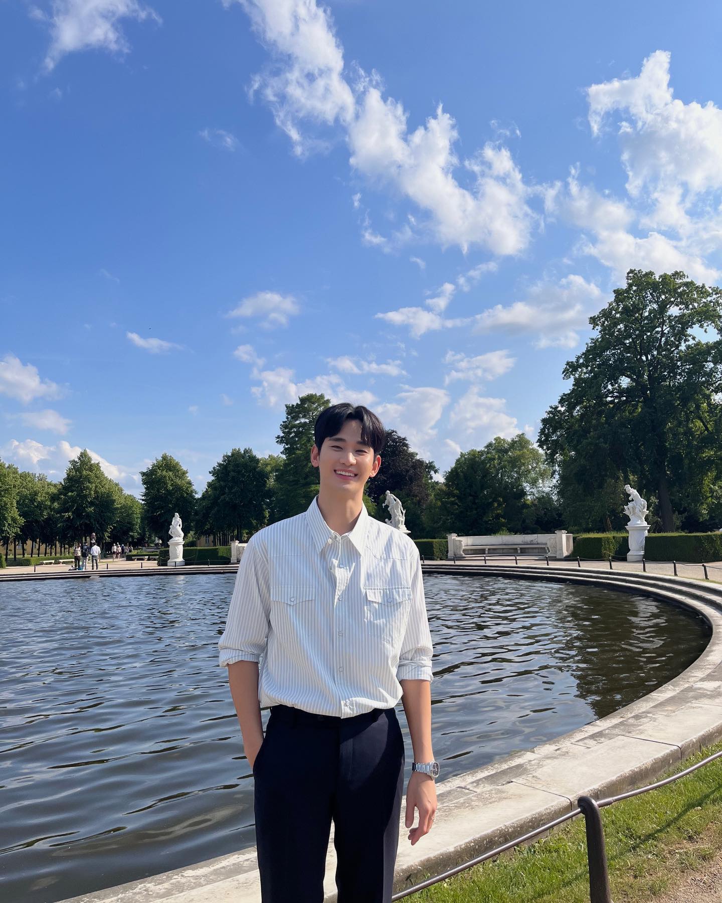 金秀賢爆出與已故女星金賽綸未成年交往事件，導致工作全麵停擺。（翻攝自金秀賢IG）