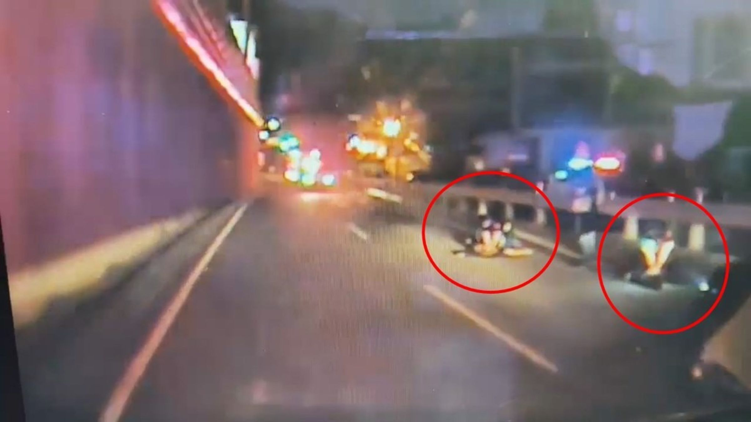 新竹縣新豐鄉台61線14日凌晨驚傳自撞死亡車禍,2死者身分曝光。(翻攝畫面)