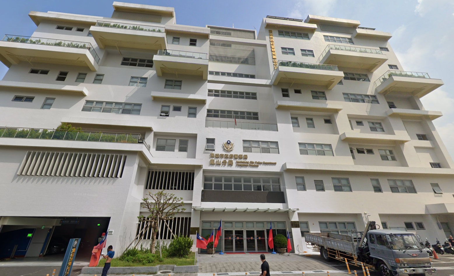 高雄市鳳山一處高級社區失竊，有至少8名住戶遭闖空門。圖為鳳山分局。（翻攝Google Maps）