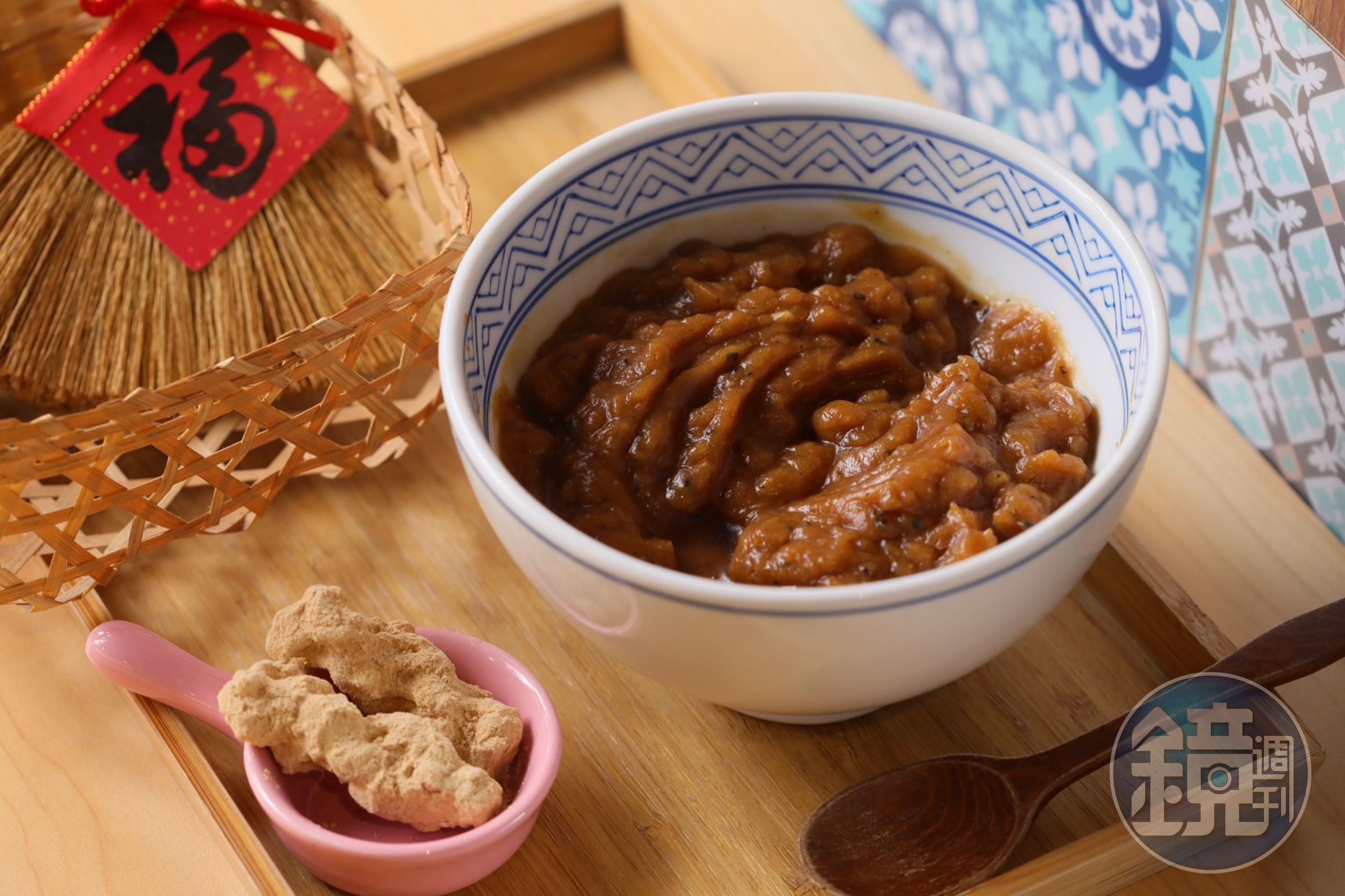 即使是基礎版，傳統風味的「麵茶熱糊糊」，也有原味、咖啡、芝麻等多種口味。（60元起／份）