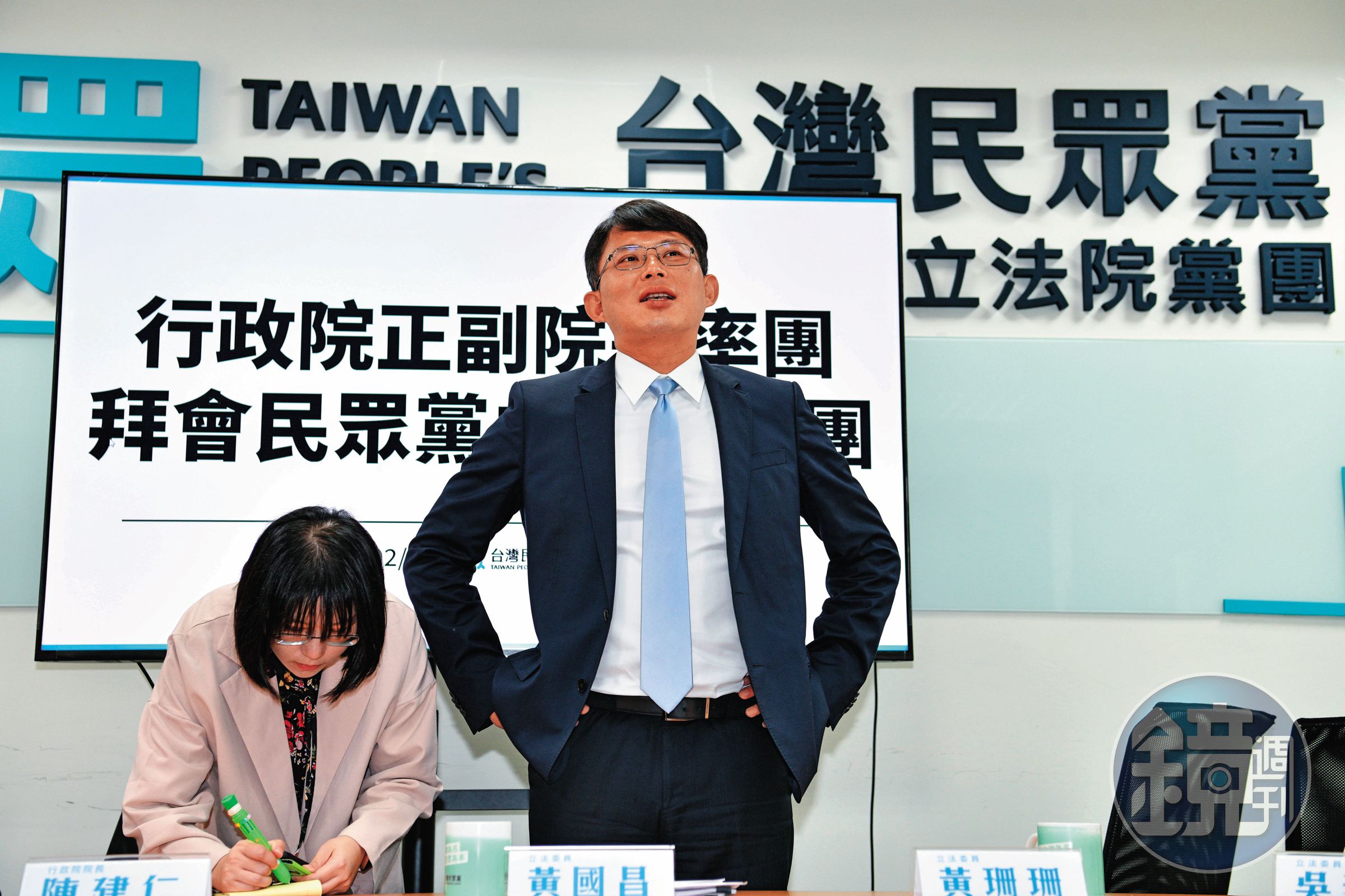 黃國昌擔任民眾黨團總召,並瞄準2年後的新北市長選舉,但對內宣示不碰黨務,避免再次捲入內鬥自傷。
