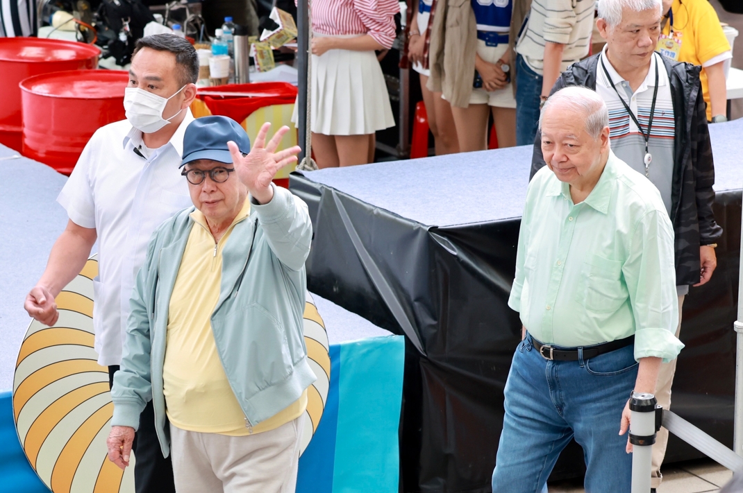 廣達集團董事長林百里與副董事長梁次震堪稱是彼此事業上的「黃金拍檔」！