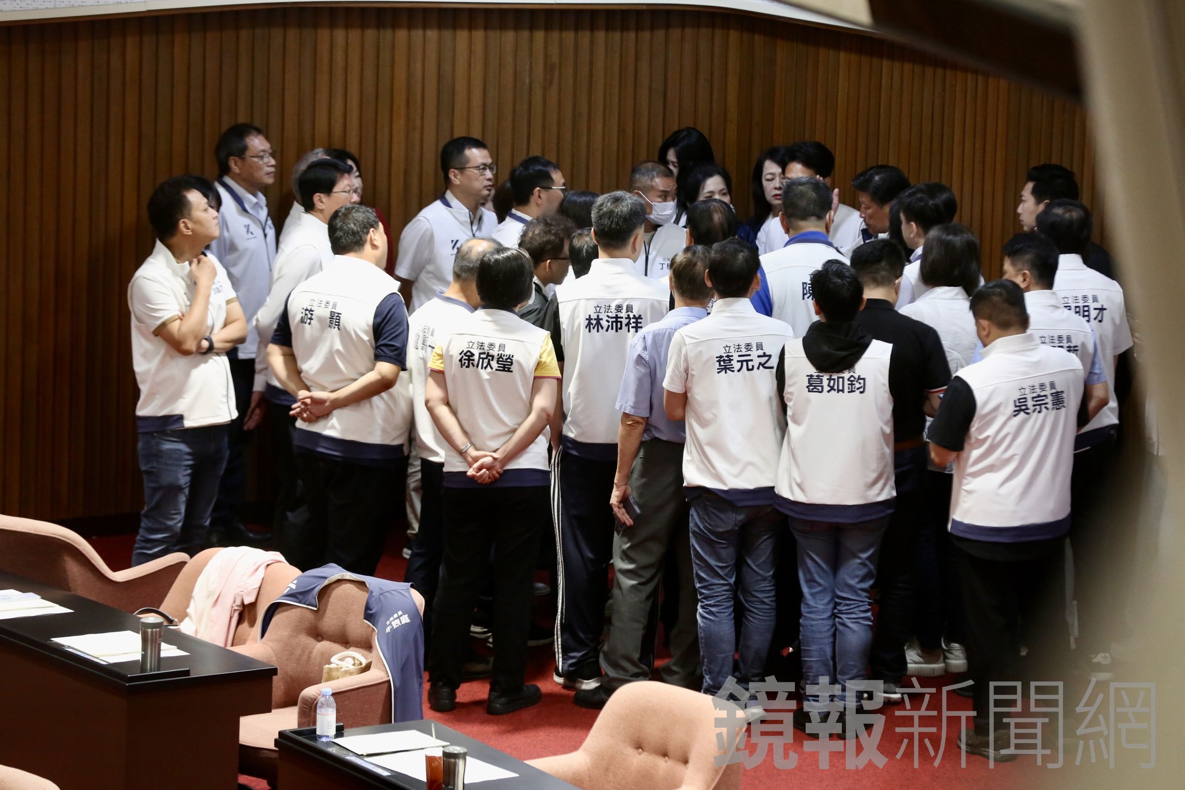 全台大罷免落幕後，近期就有不少駐台代表處，開始聯繫、邀約拜會藍委。（鏡報董孟航攝）
