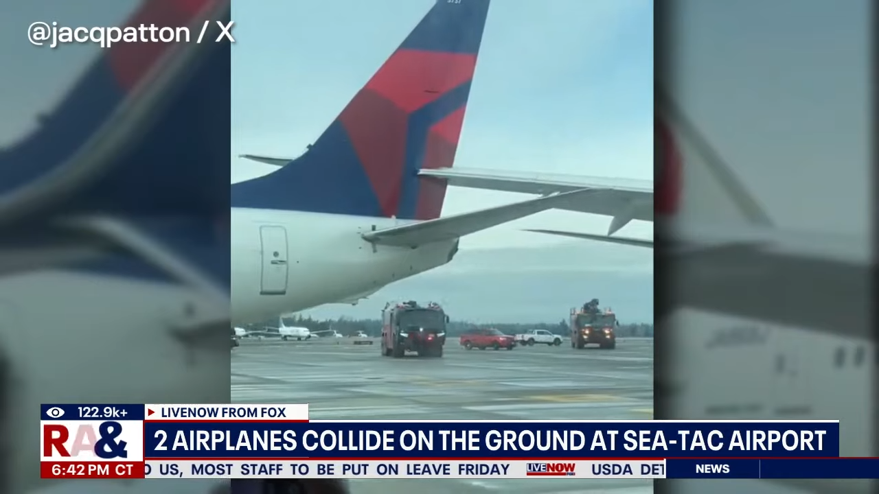 西雅圖機場機架日本航空的班機右翼擦撞到達美航空的尾翼。（翻攝自福斯新聞YouTube）