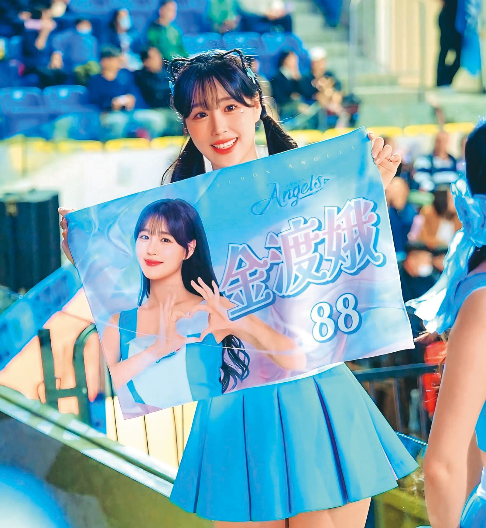 金渡娥在韓國已經是資深、出名的啦啦隊員,很開心來台加入Fubon Angels,更將背號取為吉利的「88」號。(翻攝自金渡娥IG)