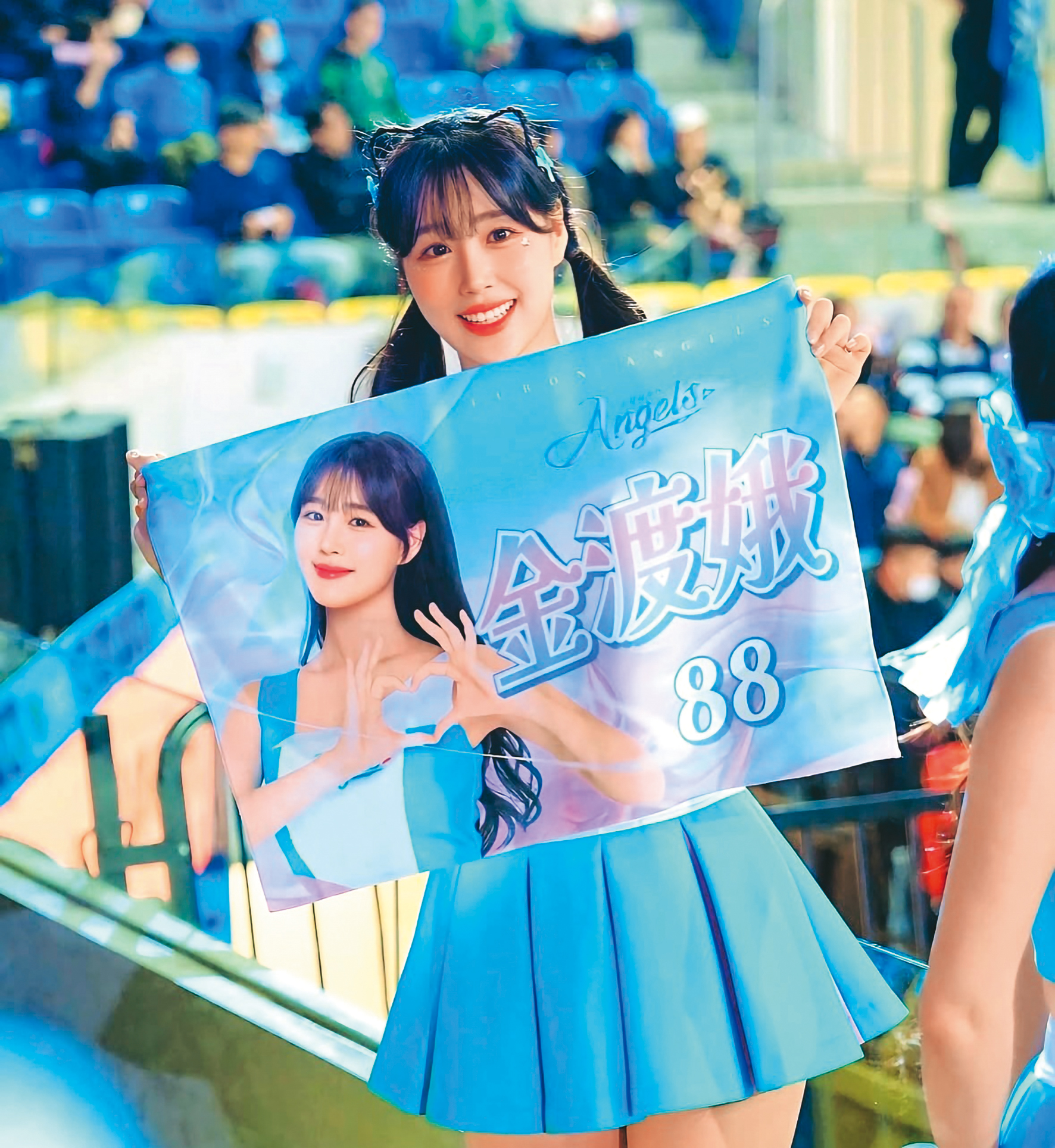 金渡娥在韓國已經是資深、出名的啦啦隊員,很開心來台加入Fubon Angels,更將背號取為吉利的「88」號。(翻攝自金渡娥IG)