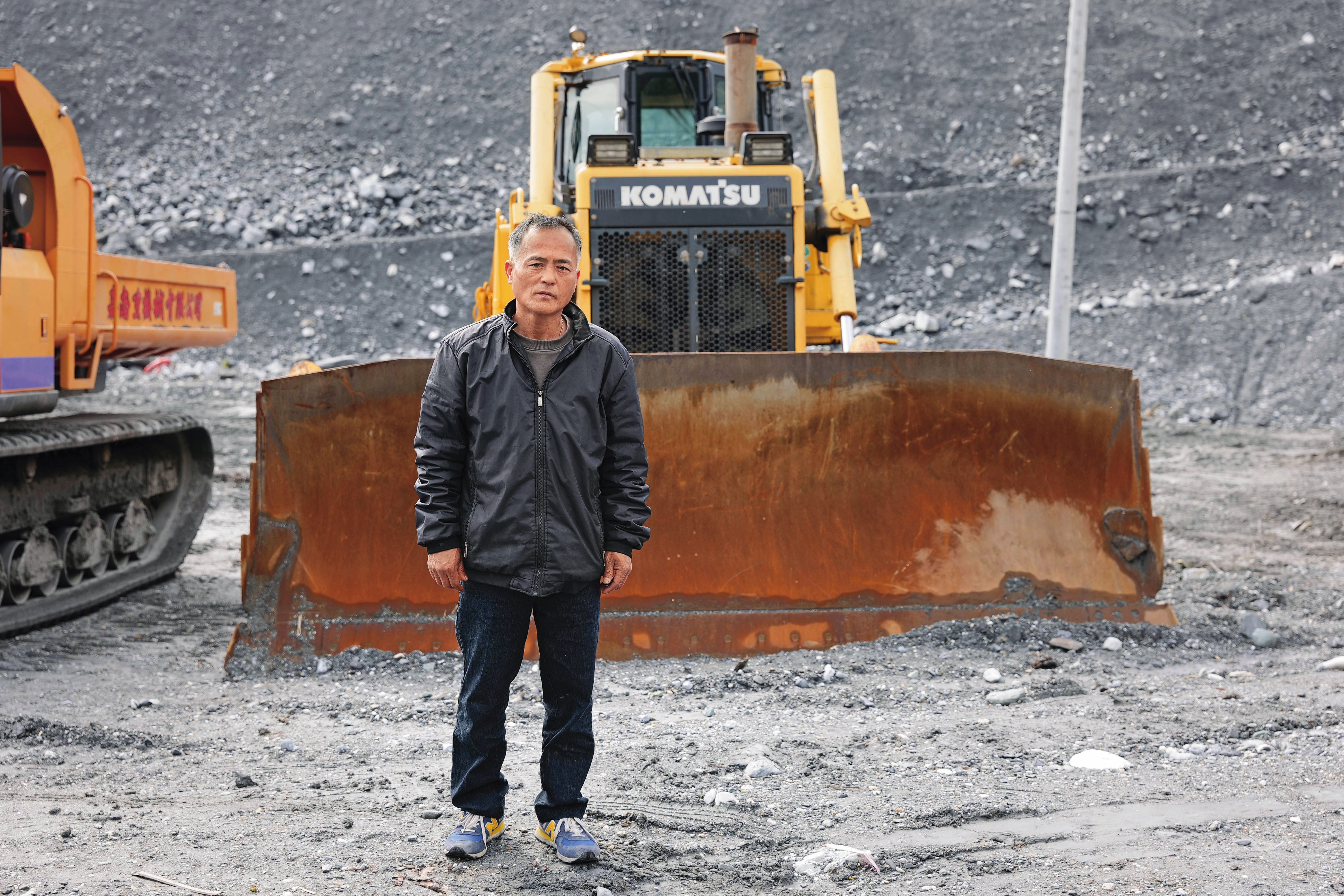 吳安廷因父親早逝,14歲就開始接觸機械工作。