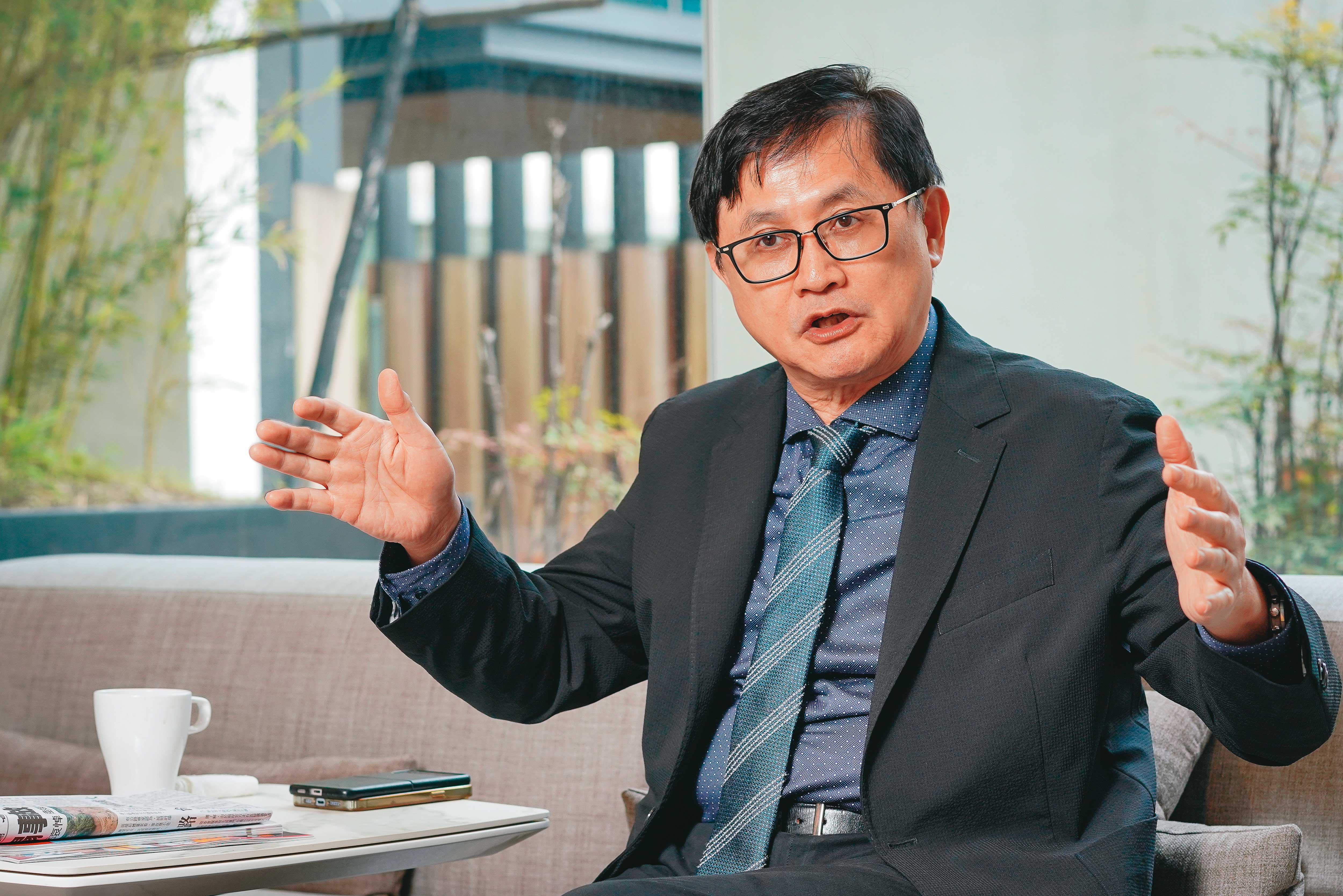 和碩董事長童子賢看好美麗商機，結合集團資源將於3月推出神祕新品，搶進外泌體保養品，以及家用美容儀市場。