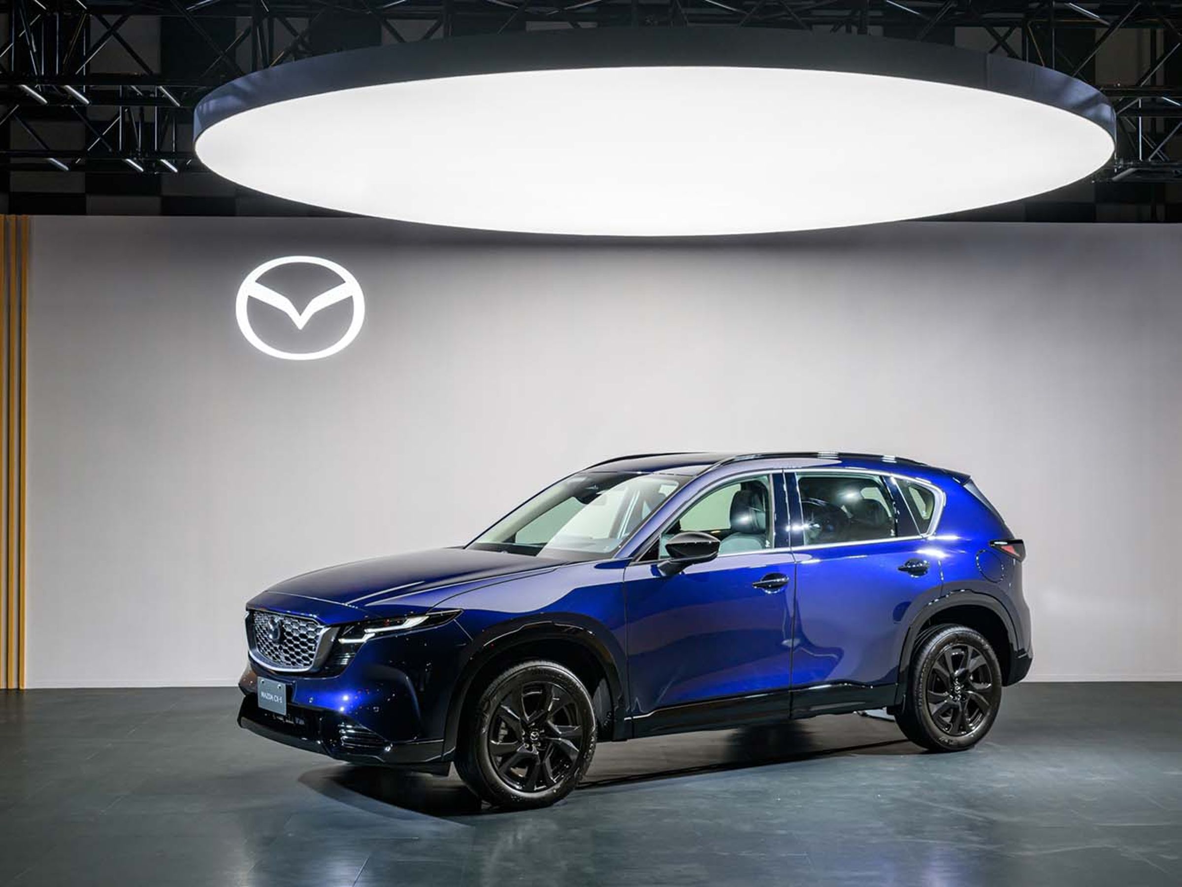 全新 CX-5 提供四種車型,建議售價 94.9 萬起。