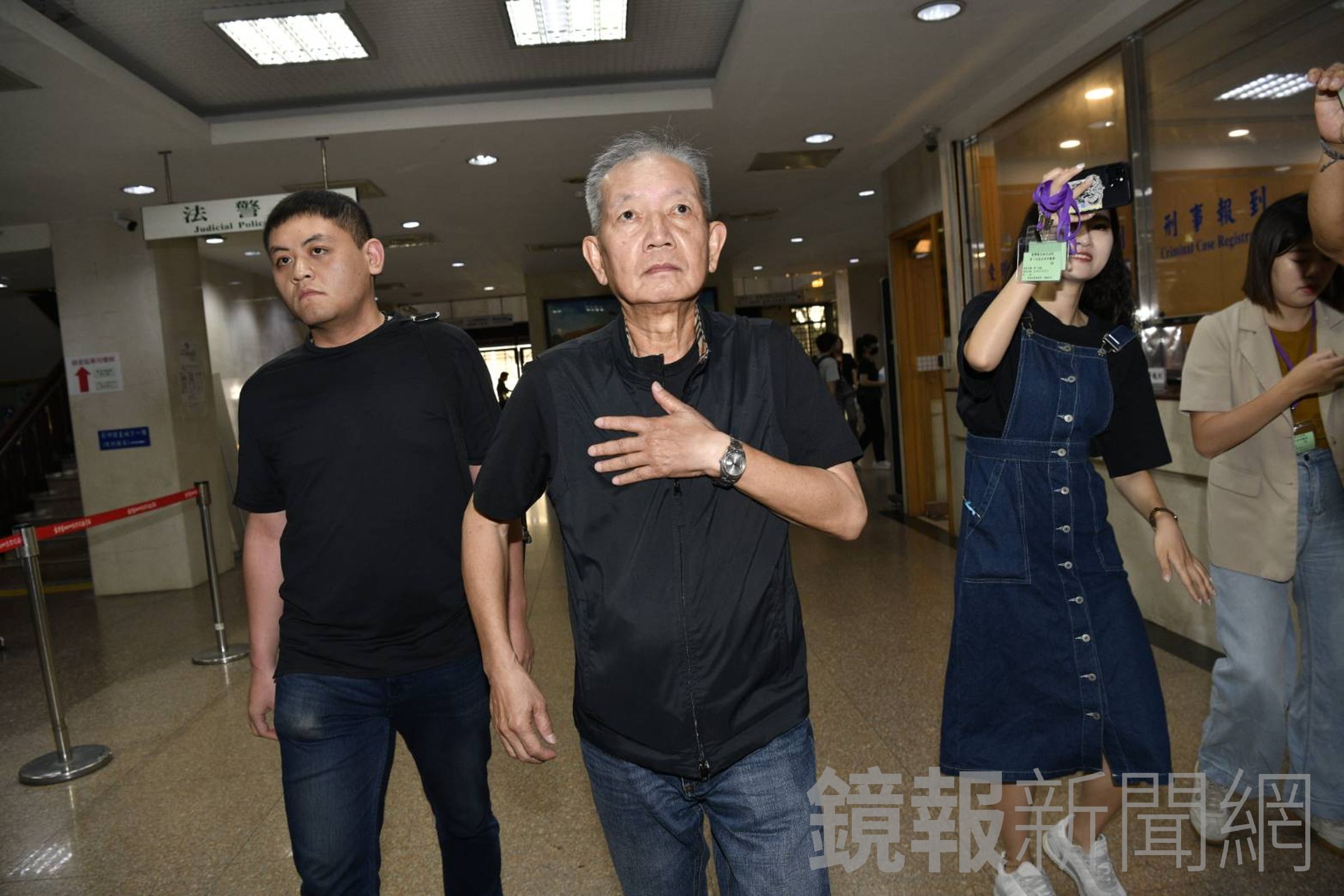 替陳盈助送300萬元給柯文哲的邱清章出庭作證。(鏡報李智為攝)
