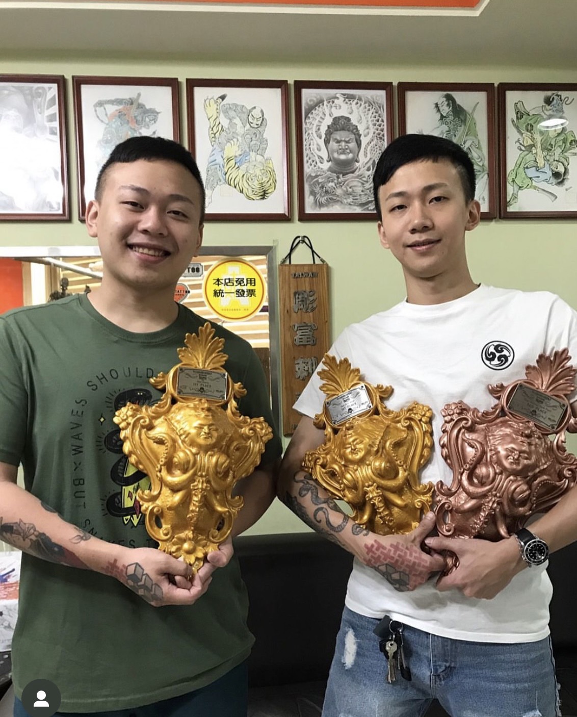 富哥的兩個兒子已入行10 年,也經常拿獎。(翻攝自彫富IG)