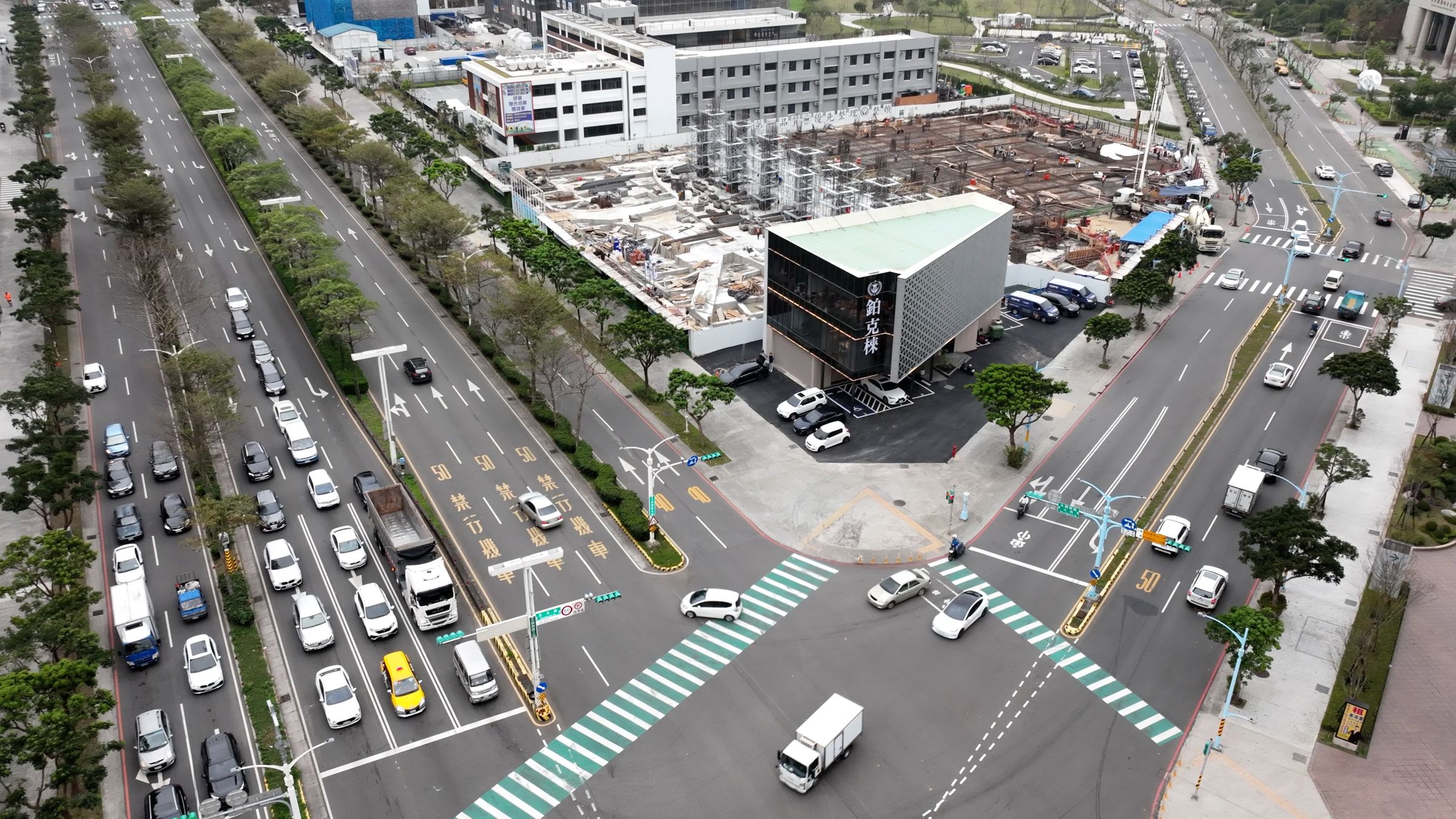 鉑克棶建築基地面積達1,377坪，加上桃園藝文特區生活圈等優勢，未來坐享區域發展利多行情。