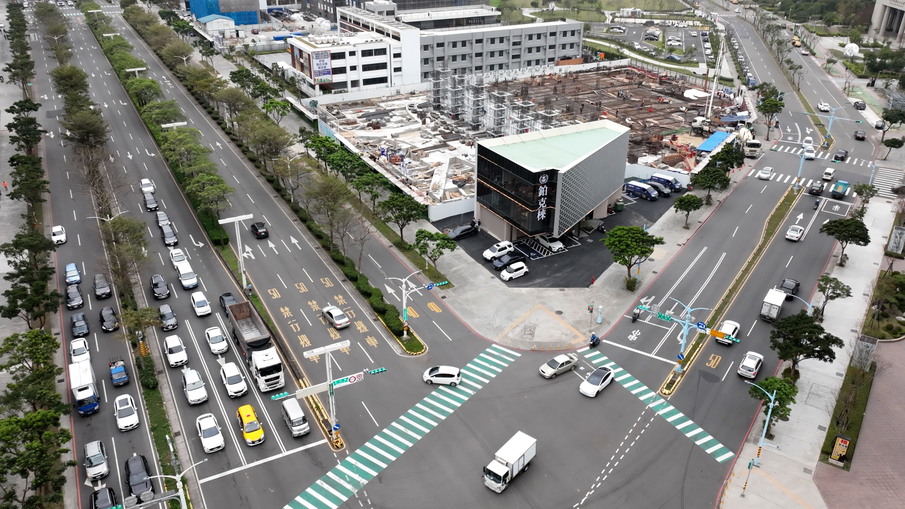 鉑克棶建築基地面積達1,377坪，加上桃園藝文特區生活圈等優勢，未來坐享區域發展利多行情。