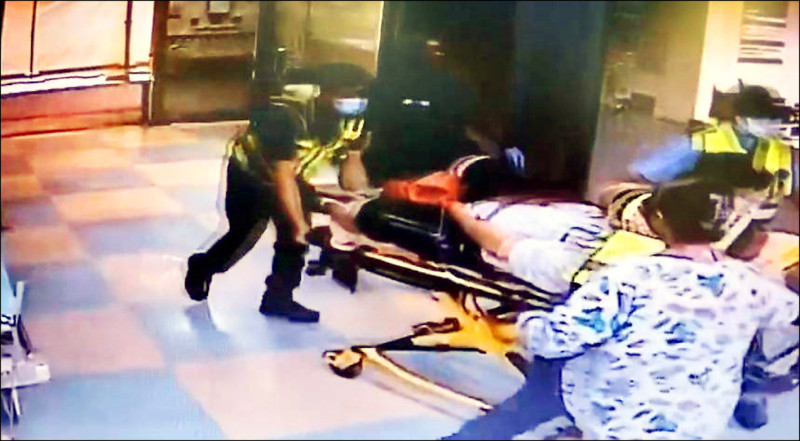 林男血流如注，被送醫急救，幸無生命危險。（警方提供）