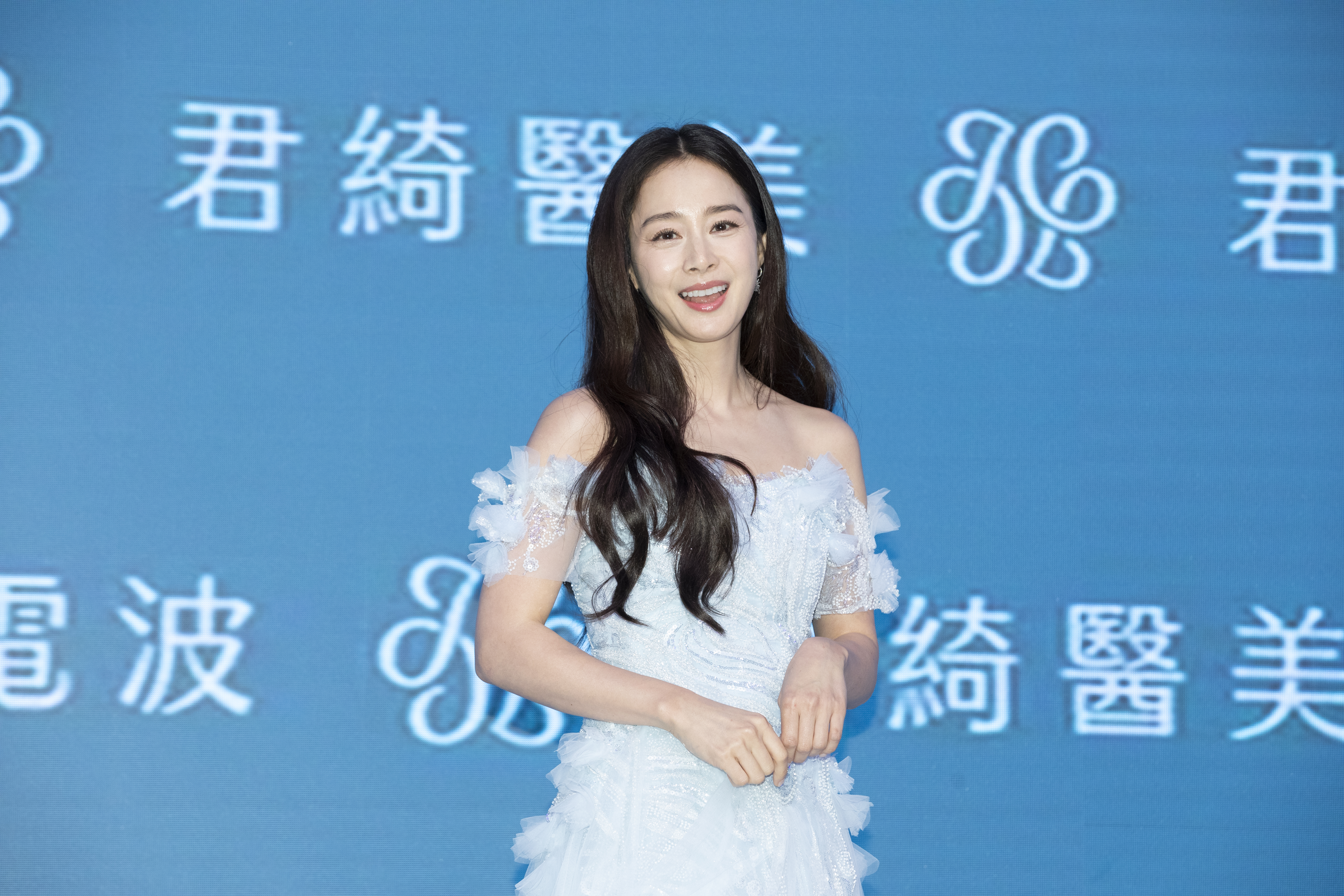 金泰希為了今天美美上台,昨天克制住想大吃台灣美食的心情。