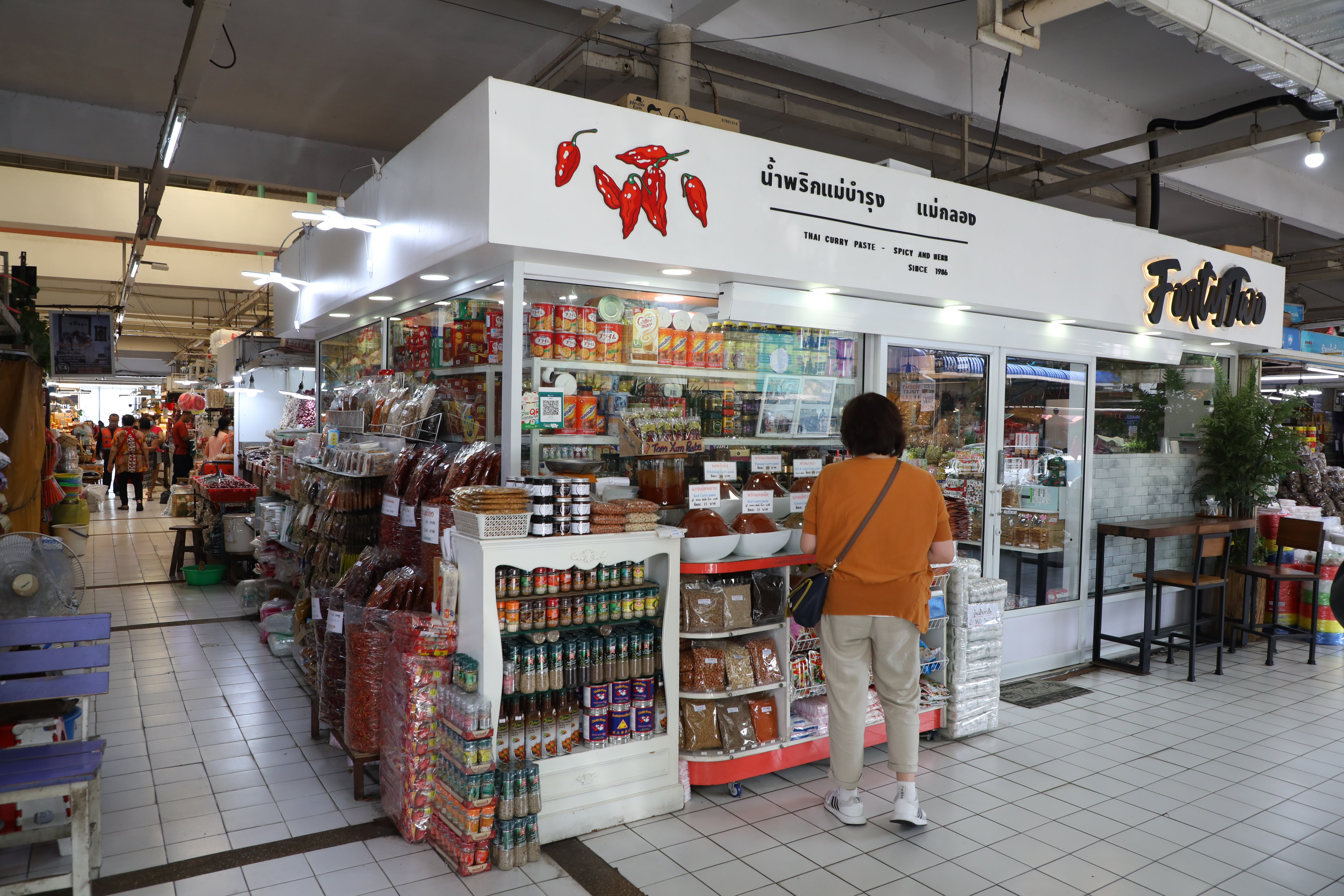在這間「Forty Two」可以買到各種泰式料理的調味佐料。