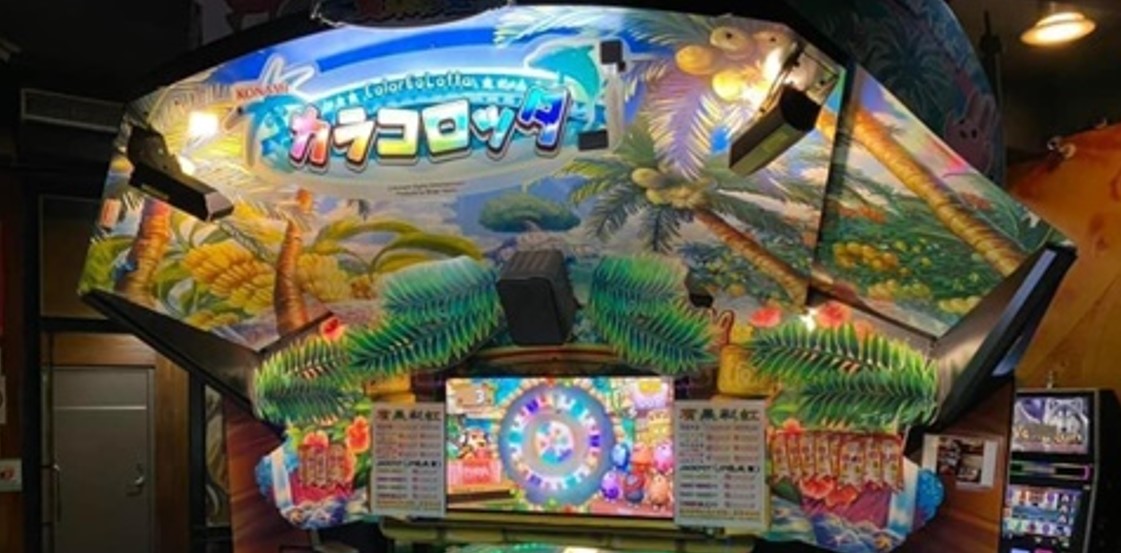 鄭子偉至今仍在為阿帕契電子遊藝場招募員工與宣傳（圖為2023年9月19日）。（讀者提供）