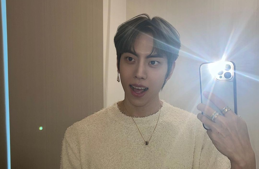 韓團INFINITE成員張東雨在綜藝自曝曾被騙每個月花1,600萬韓元租車，共騙走7億韓元。（翻攝張東雨INS）