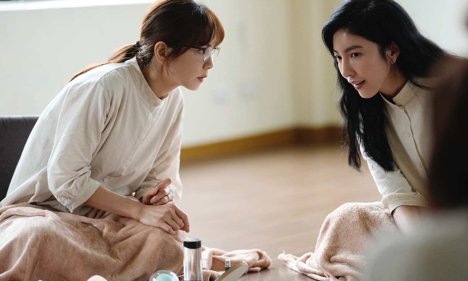 楊謹華、Ella陳嘉樺為了「性福」使出渾身解數。（壹壹影業提供）