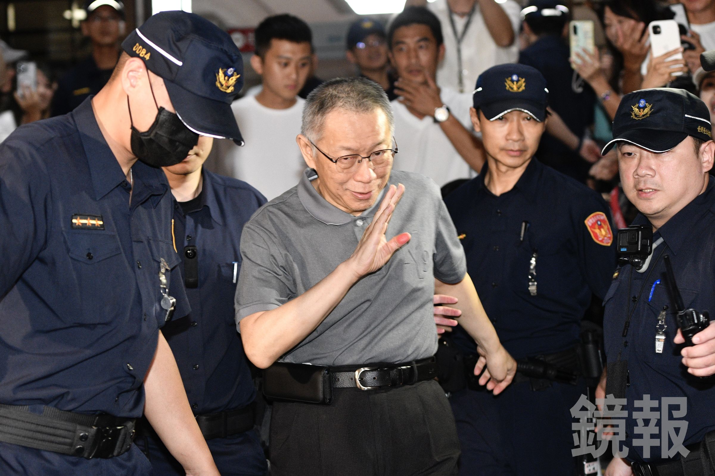 北院昨裁定柯文哲維持7,000萬元交保獲釋，柯媽何瑞英聞訊相當激動。（鏡報李智為）