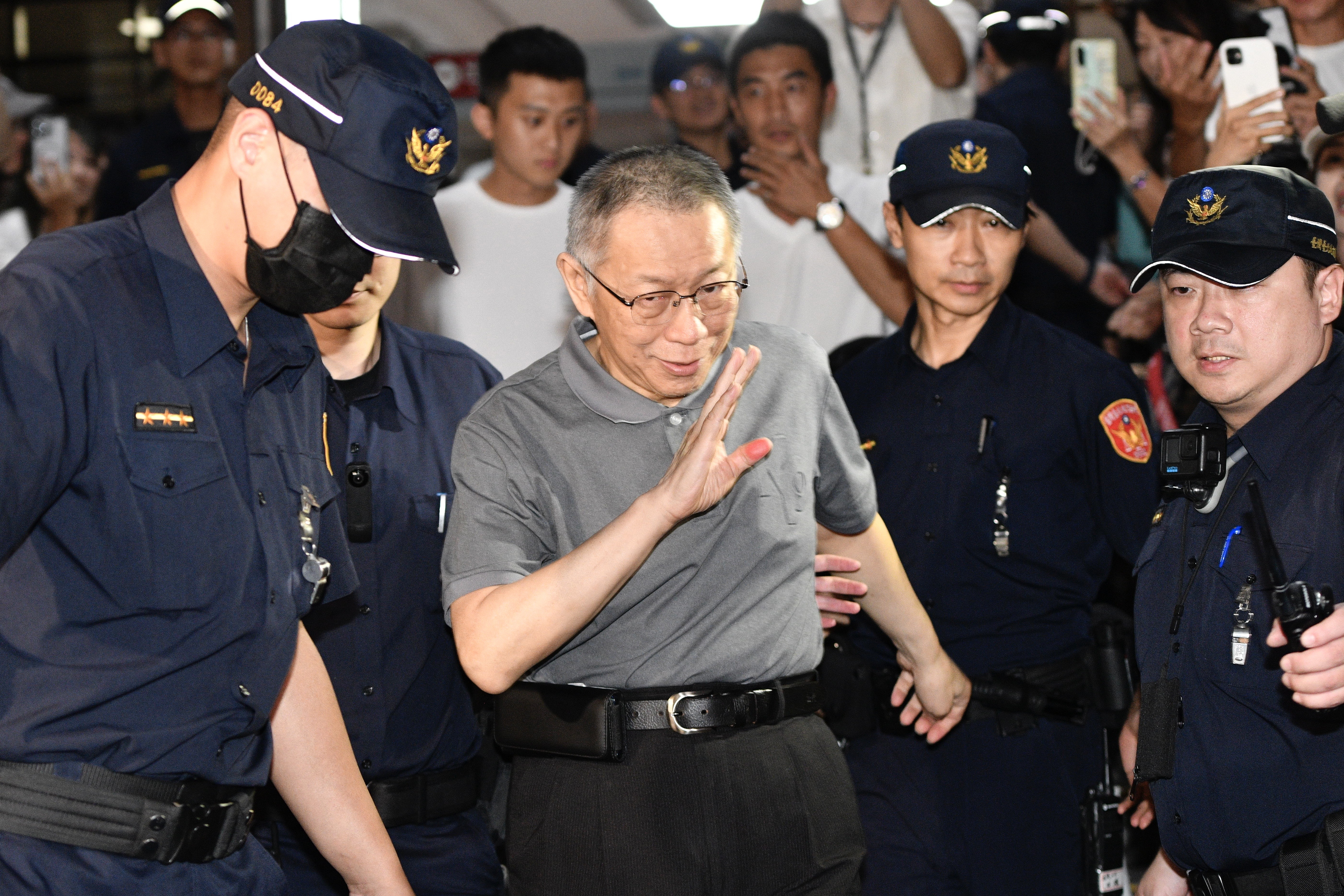 北院昨裁定柯文哲維持7,000萬元交保獲釋，柯媽何瑞英聞訊相當激動。（鏡報李智為）