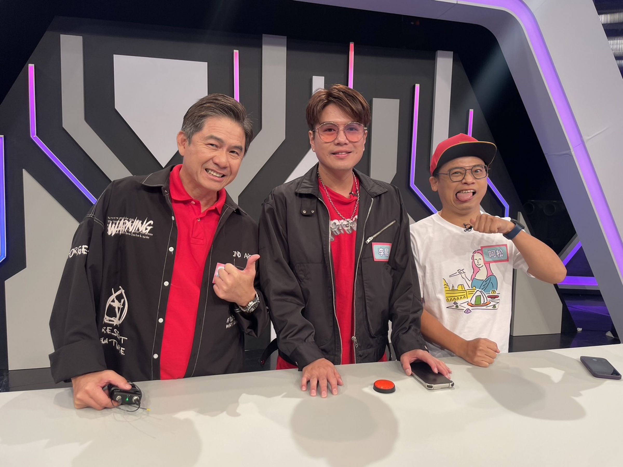 洪都拉斯、李易、阿松曾在節目中抱走10萬元大獎的禮物，近日合體上節目錄影。（年代MUCH提供）