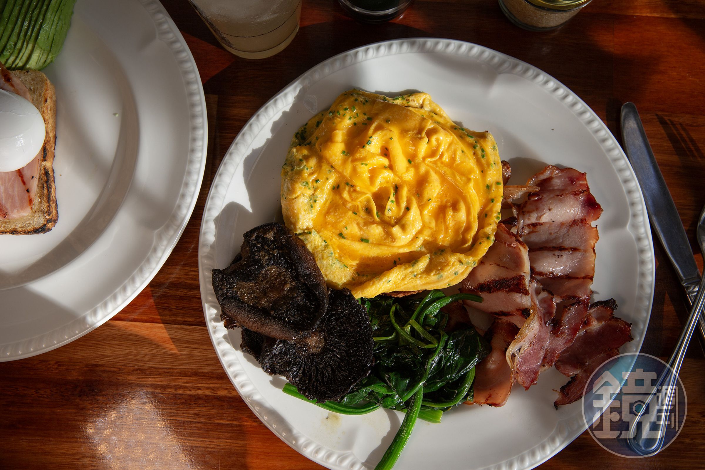 Floriditas的招牌滑蛋(Scrambled Eggs)非常著名,不少人會點經典的「Eggs on toast」,選擇滑蛋再搭配自己喜歡吃的菠菜、培根、菌菇等好料。(紐幣36元/份,約NT$679)