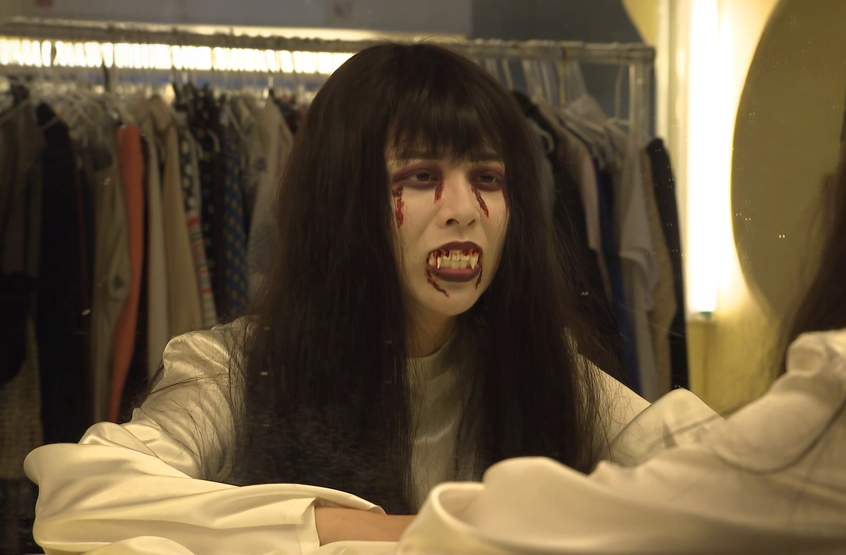 蔡祥在八點檔《寶島西米樂 傳承》扮女鬼。（台視提供）