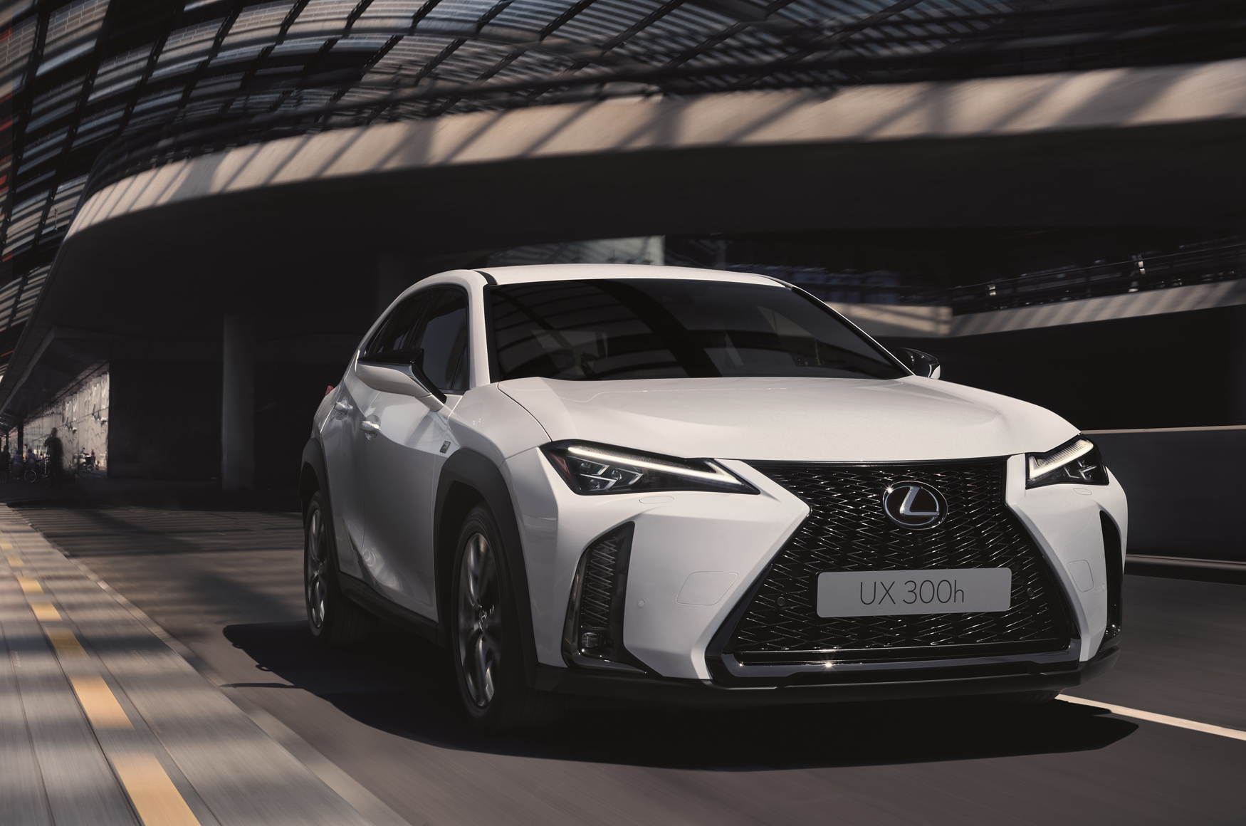 【新車登場】全新升級！LEXUS UX 300h帶來更高效能與安全性