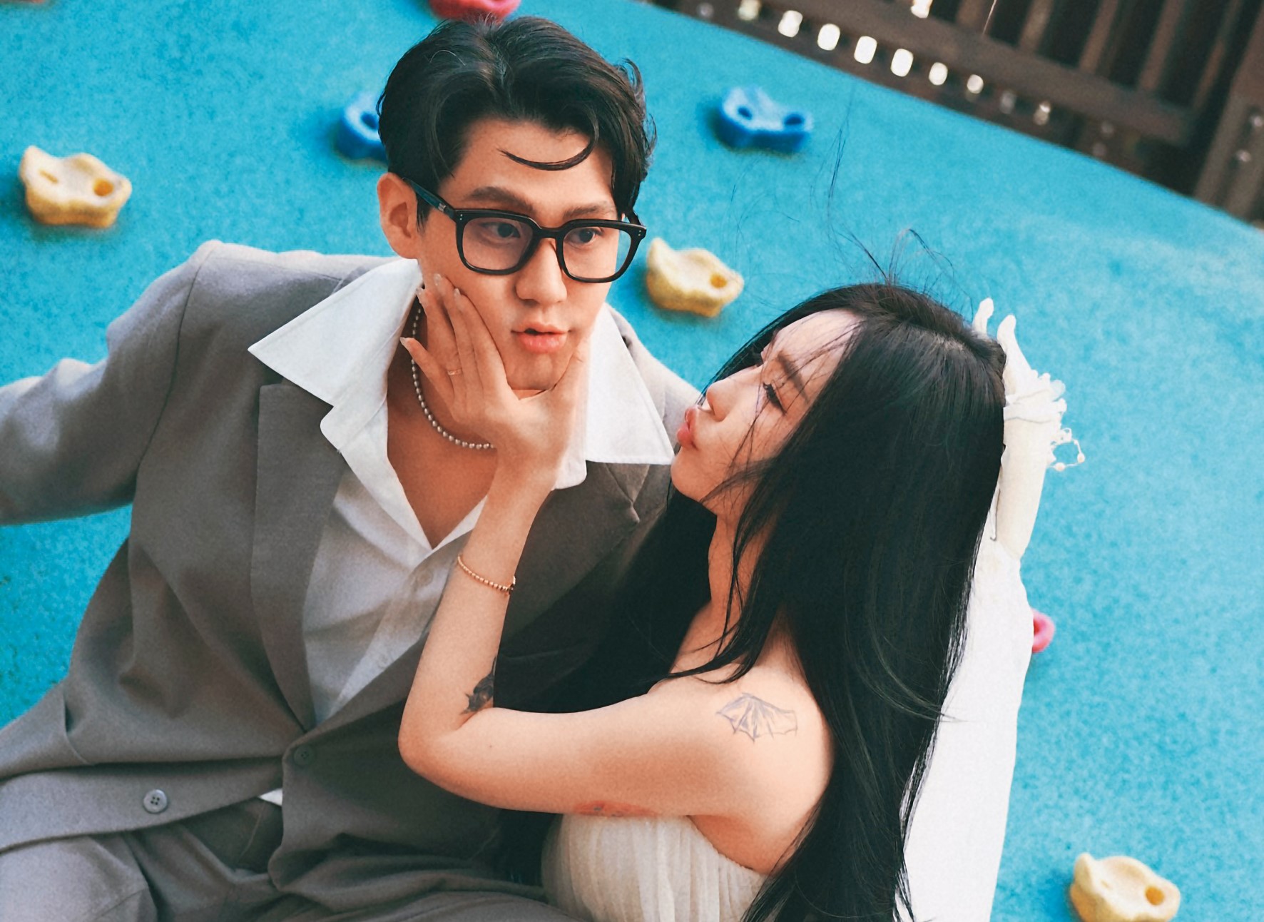 李玉璽和許允樂甜蜜步入婚姻，首要任務就是拚「做人」，化解長輩對於傳宗接代的壓力。（翻攝自李玉璽臉書）