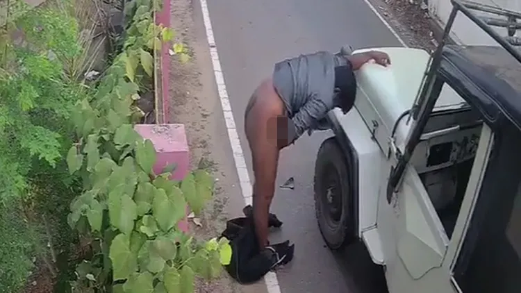 一名騎士撞上迎面的汽車,因剎車不及翻上車頂,隨後又落地站穩,過程僅約3秒。(翻攝自X)