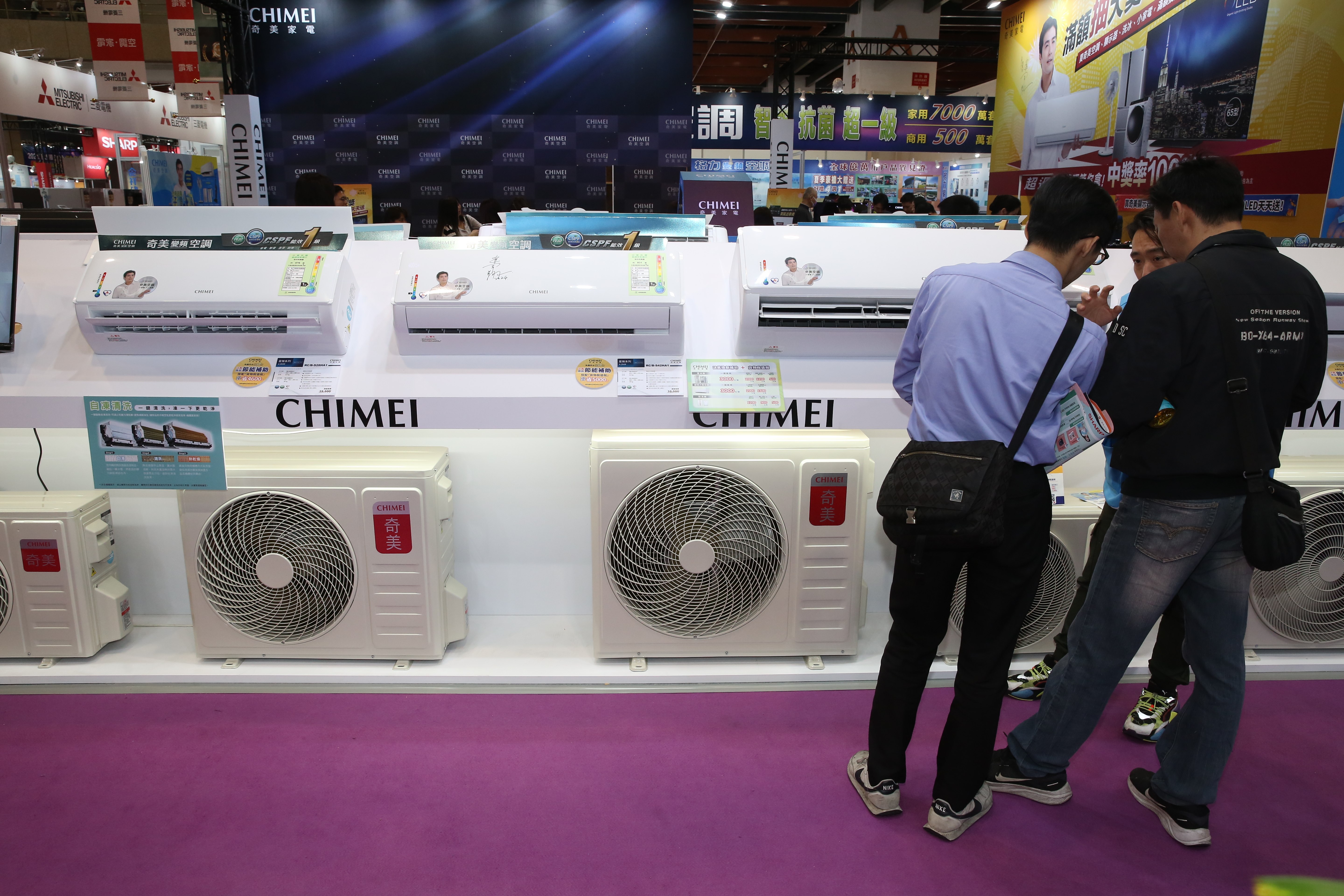 因應強震，不少民眾家中的家電受損，台灣許多大廠都推出免費檢測與維修服務折扣。（示意圖）