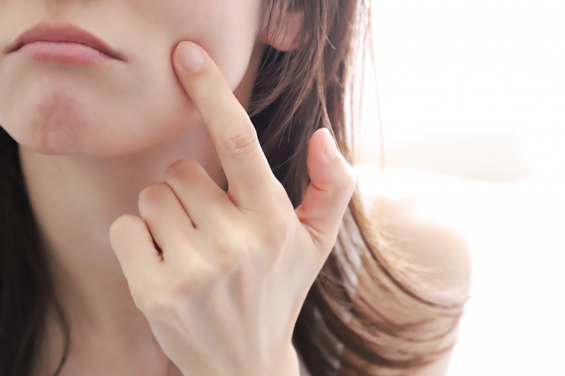 醫師提醒，部分皮膚異常可能與體內代謝失衡有關。（翻攝自photo-ac）