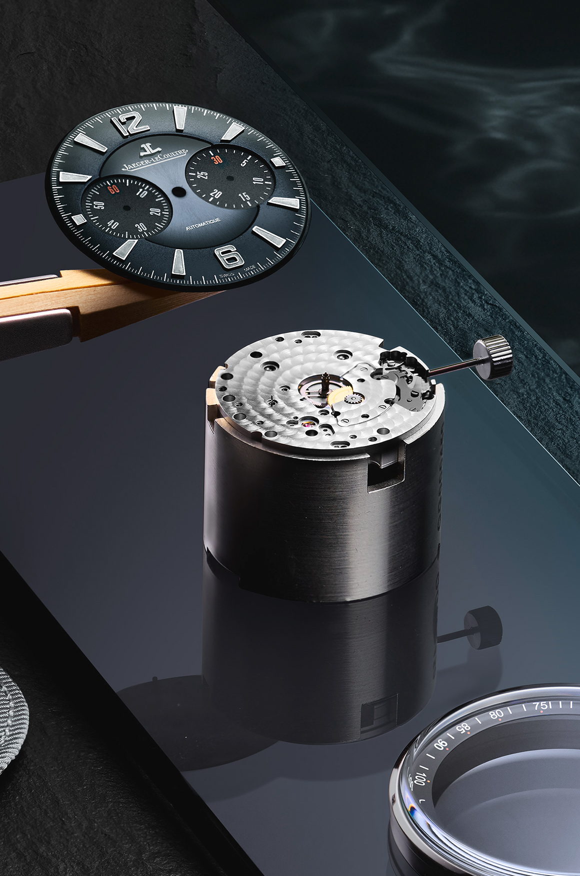  Calibre 761機芯由雙發條盒提供動力，具備垂直離合器的導柱輪計時裝置，動力儲存達 65 小時。