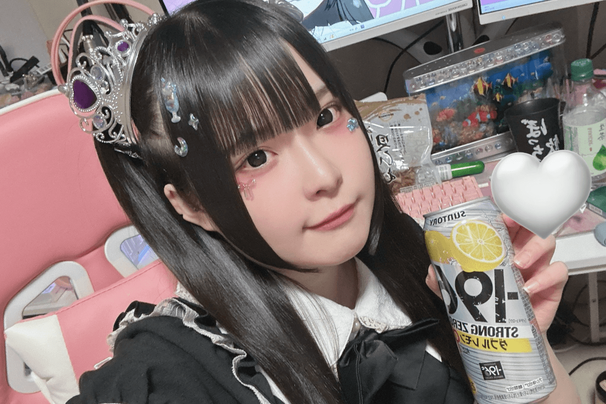 Zepa驚傳猝逝,得年26歲,她生前曾坦言深受酒精成癮所苦。(翻攝網路)