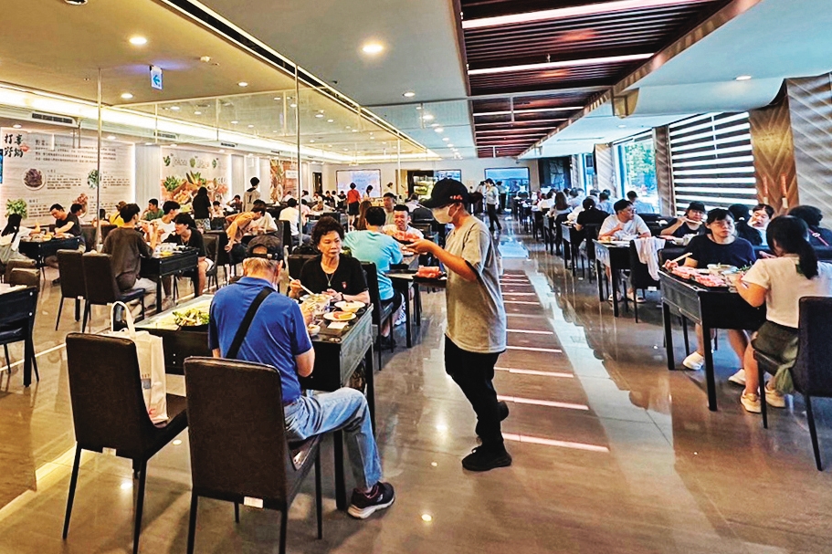 被稱為KTV南霸天的享溫馨，餐飲也是集團重點經營項目之一。（翻攝享溫馨KTV臉書）