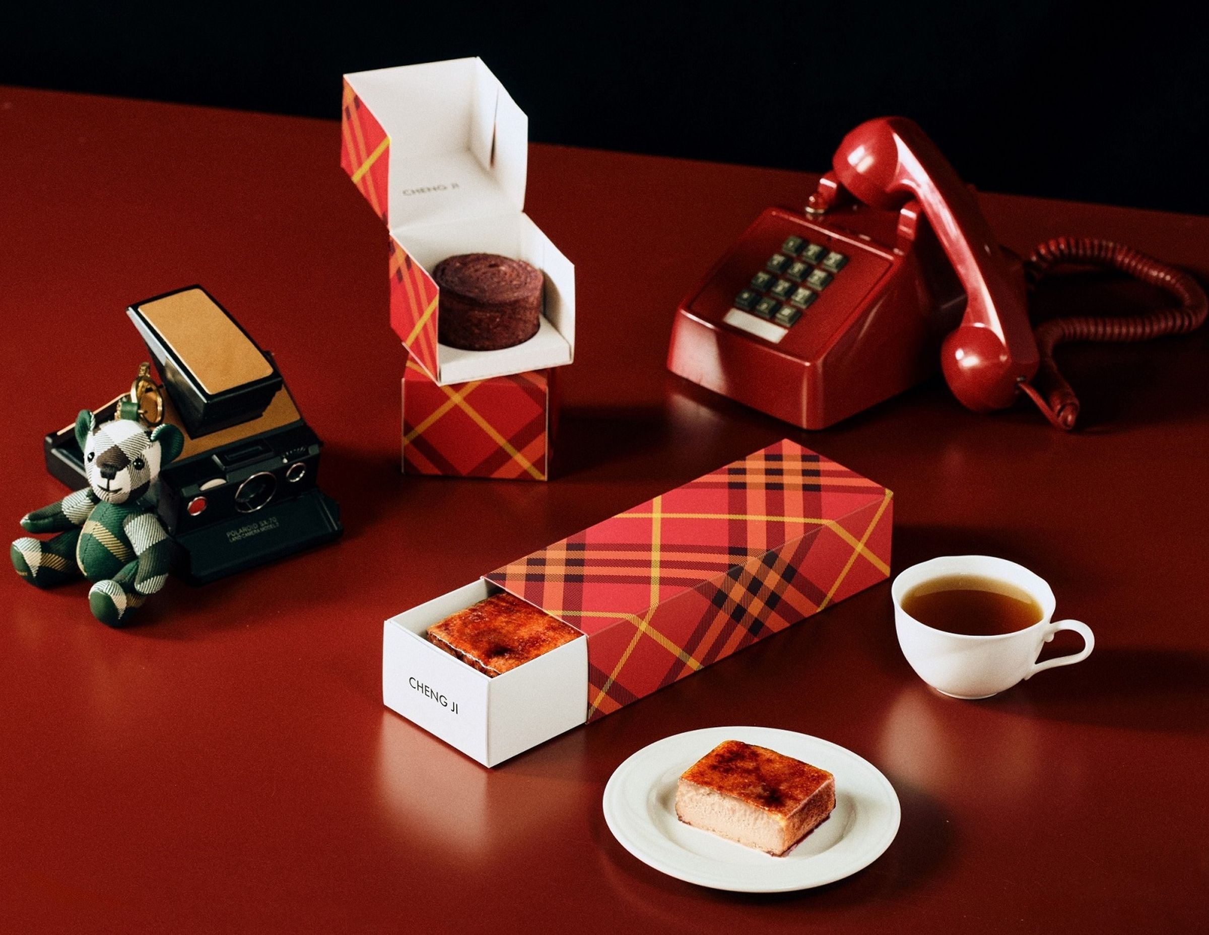 BURBERRY攜手承繼推出獨家甜點,節慶限定餐車即將登場。(BURBERRY提供)