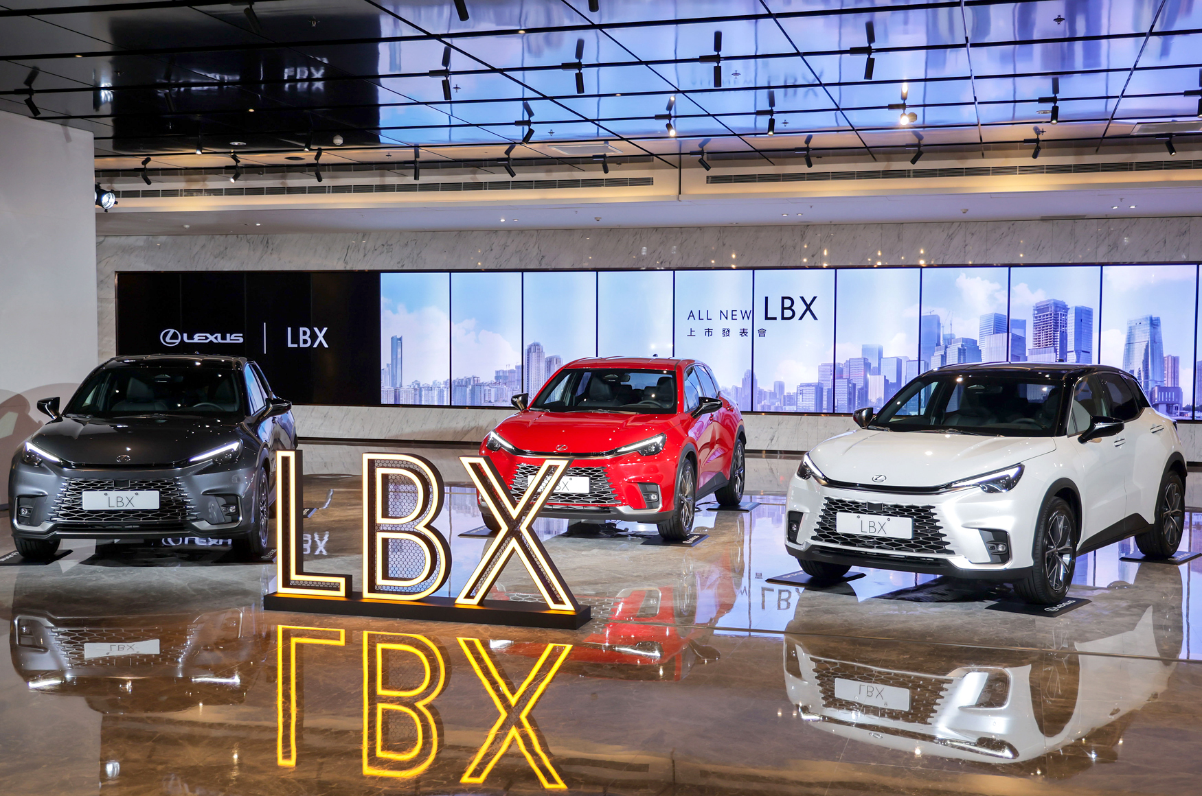 【新車登場】超越級距的豪華休旅體驗！LEXUS LBX駕到