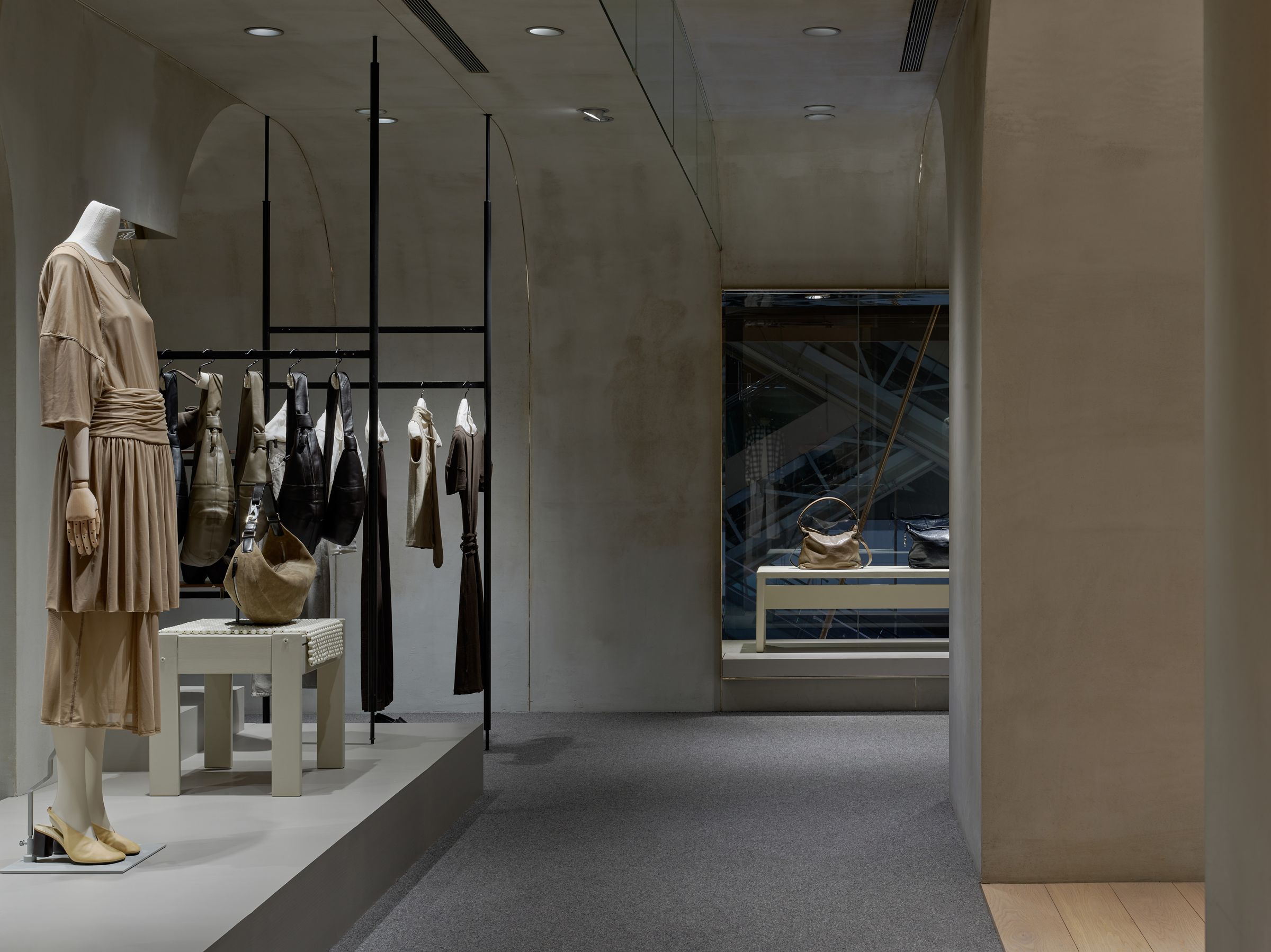 LEMAIRE台灣期間限定店舖設在新光三越A4 ART HAUS店址,氛圍低調優雅。( ART HAUS提供)