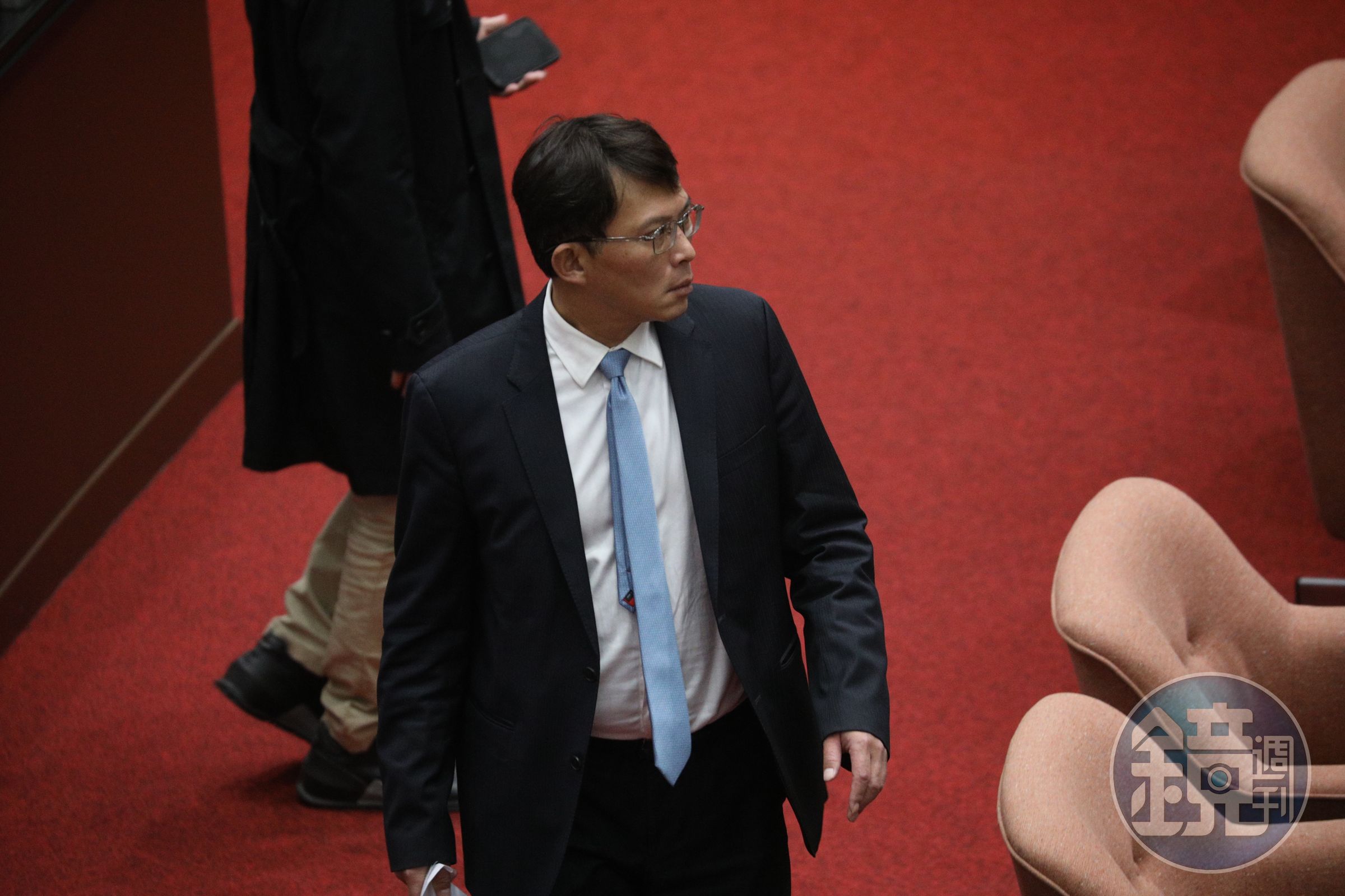 黃國昌點名柯麗鈴、伊萬．納威表現不及格，民眾黨會投下不同意票。