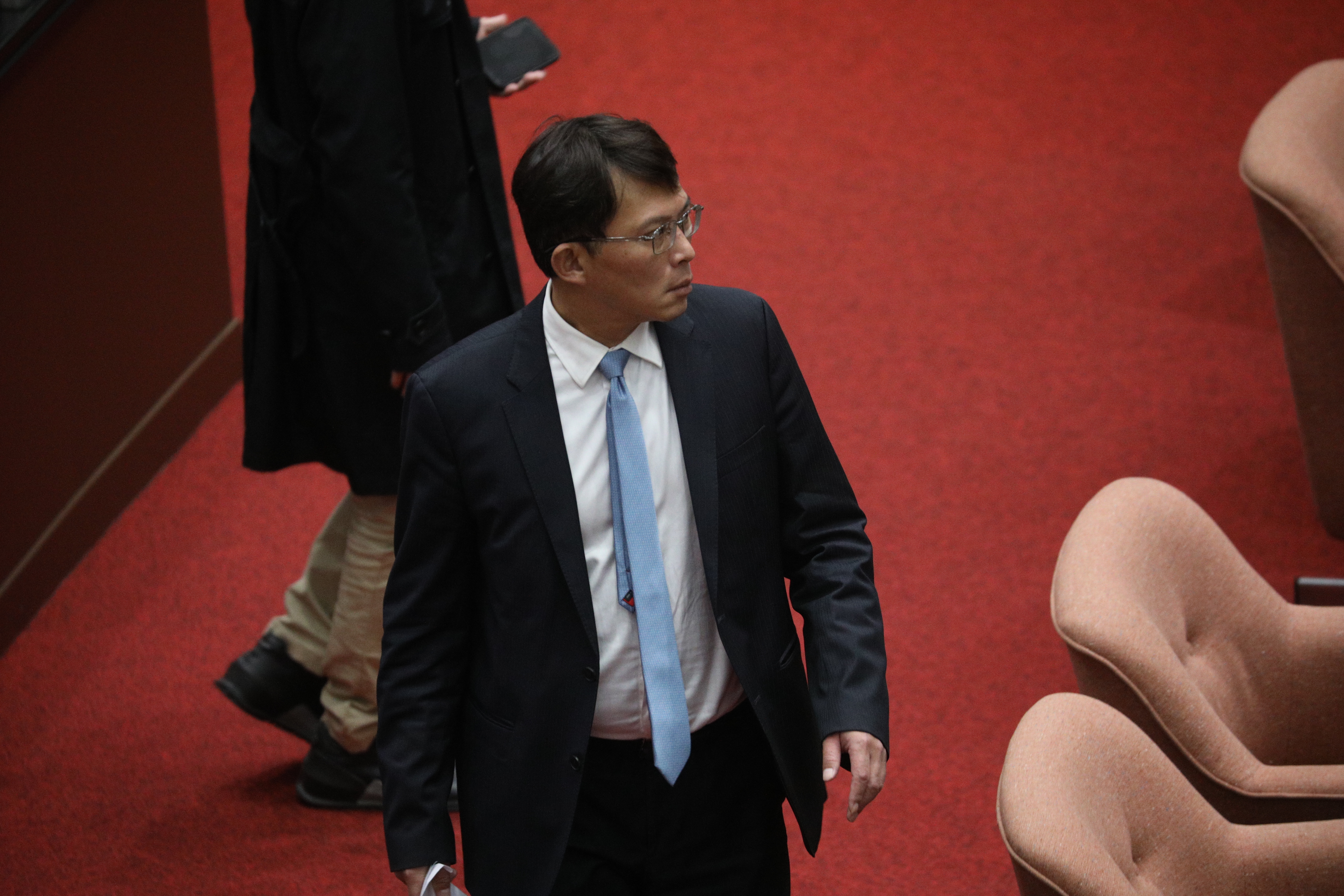 黃國昌點名柯麗鈴、伊萬．納威表現不及格，民眾黨會投下不同意票。