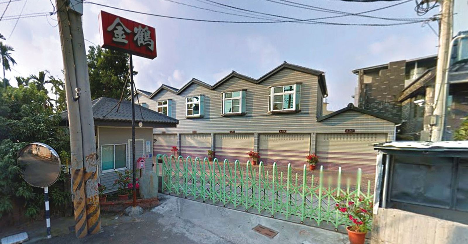 游建村退休後，向親友及銀行借錢投資民宿生意，因此背負上千萬元債務。（翻攝GoogleMaps）