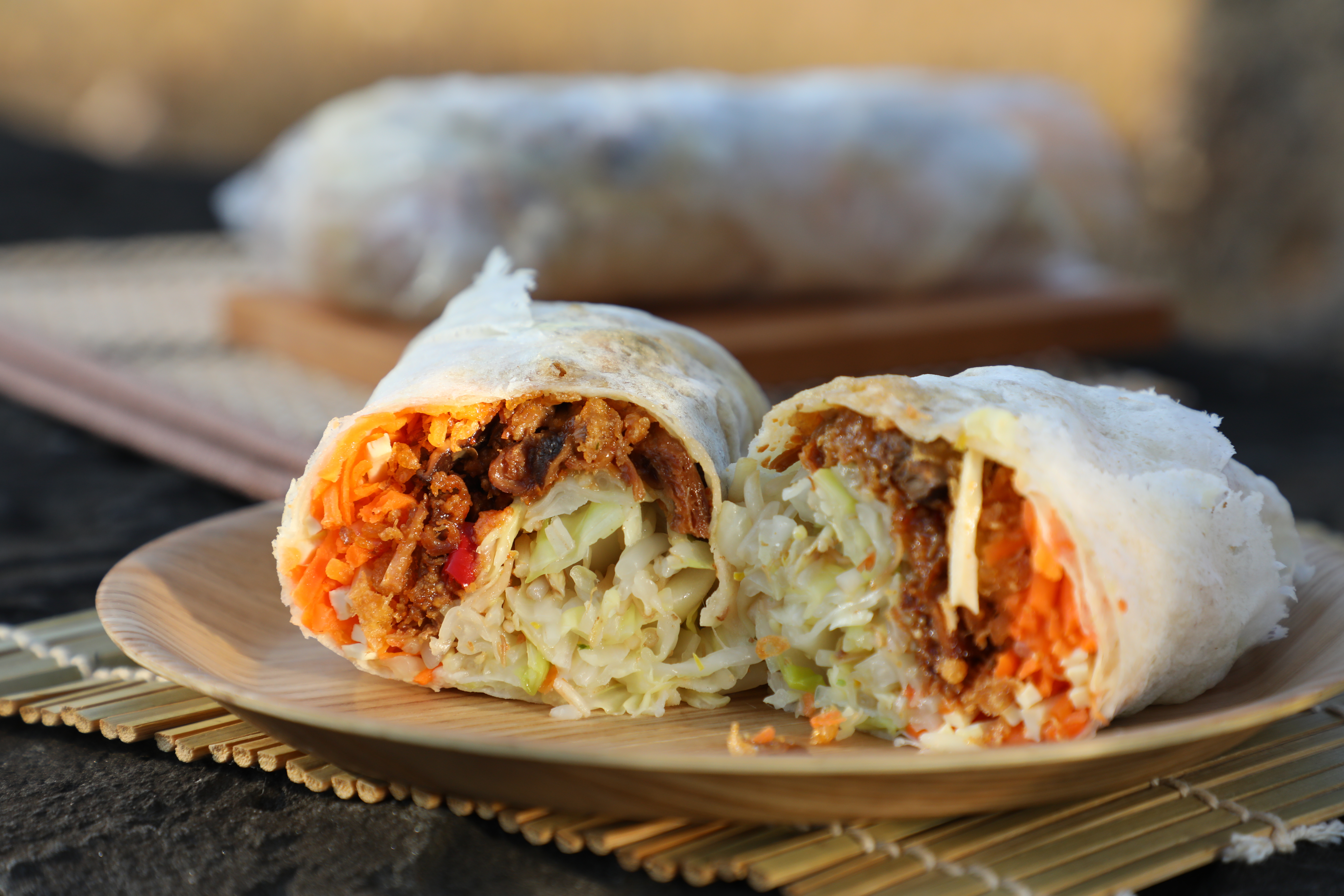 幸福潤餅標榜低熱量，蔬菜量超多的「潤餅」，可以選擇原味、無糖、芥末與辣味4種口味。（皆65元／捲）