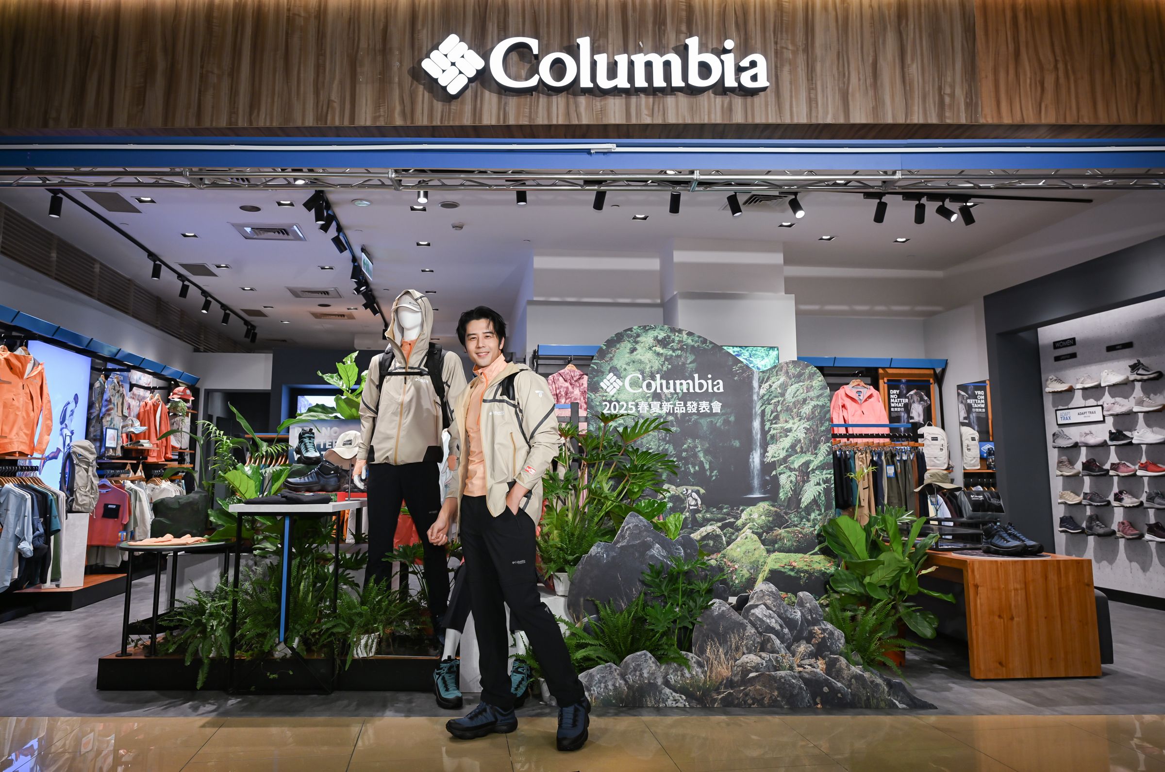 胡宇威為戶外運動品牌擔任一日店長。(Columbia提供)