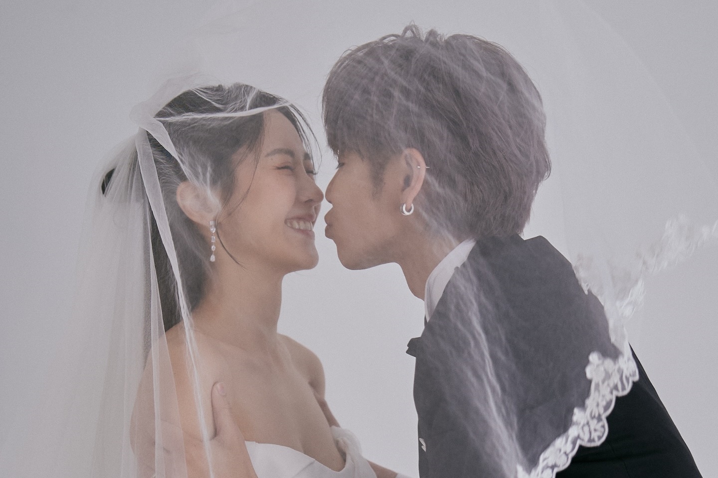 鼓鼓與大元愛情長跑12年，終於結婚啦。（翻攝鼓鼓INS）